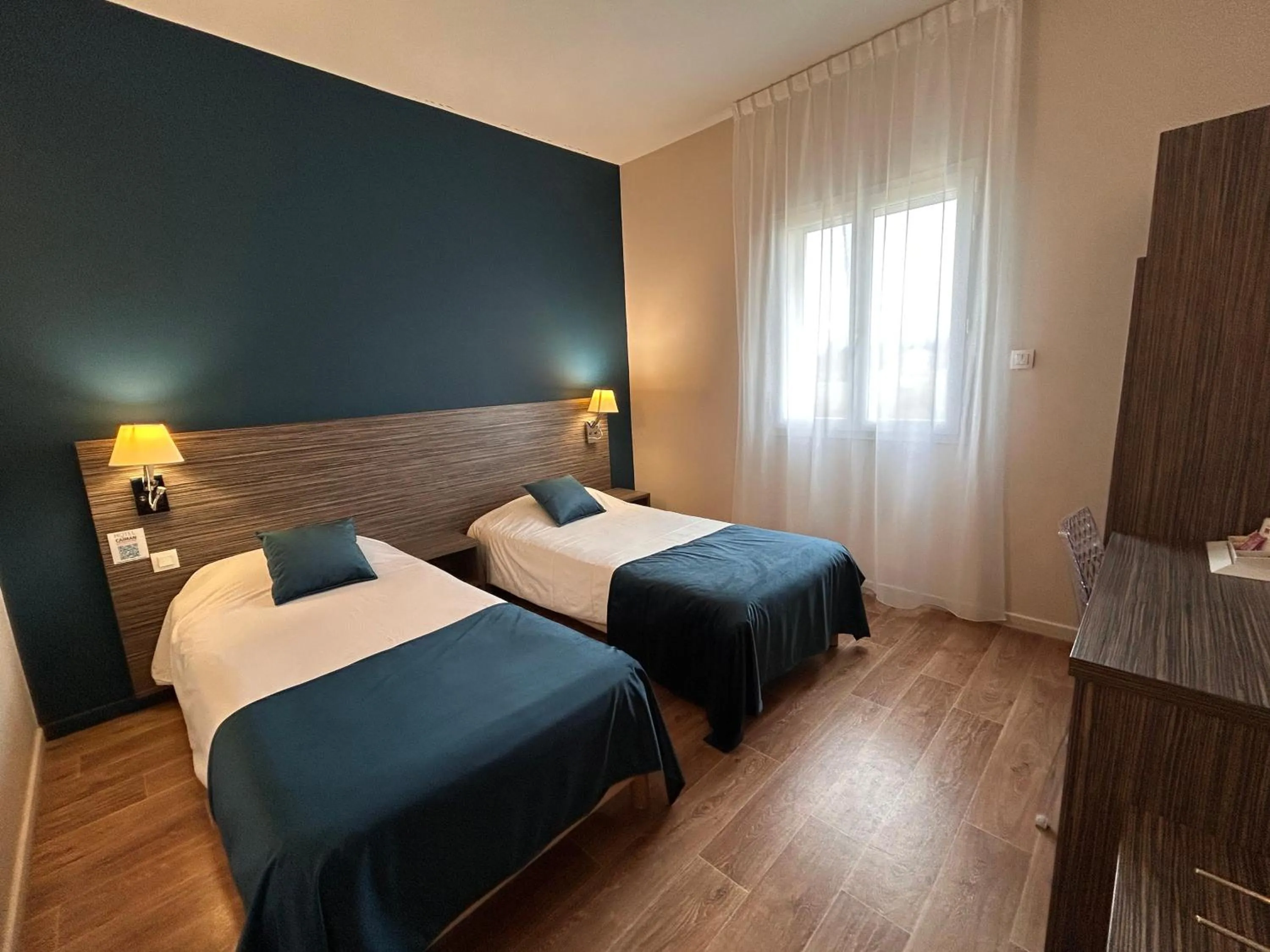 Bedroom, Bed in Hotel Caiman