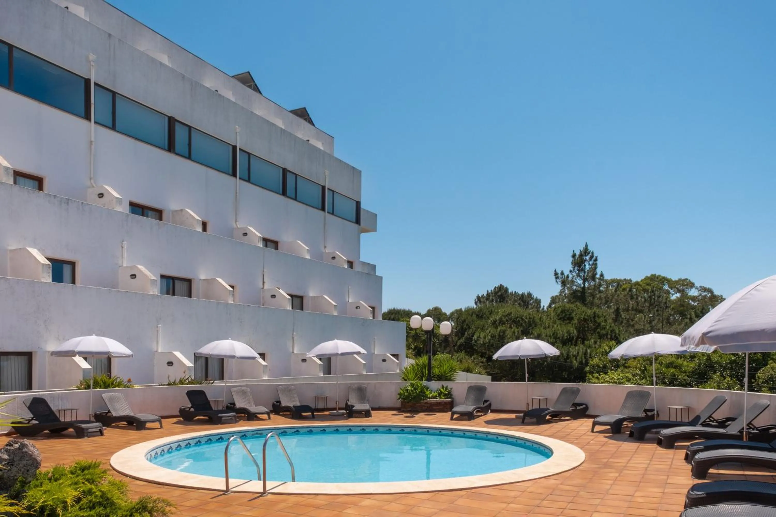 Swimming pool in Sao Felix Hotel Hillside & Nature
