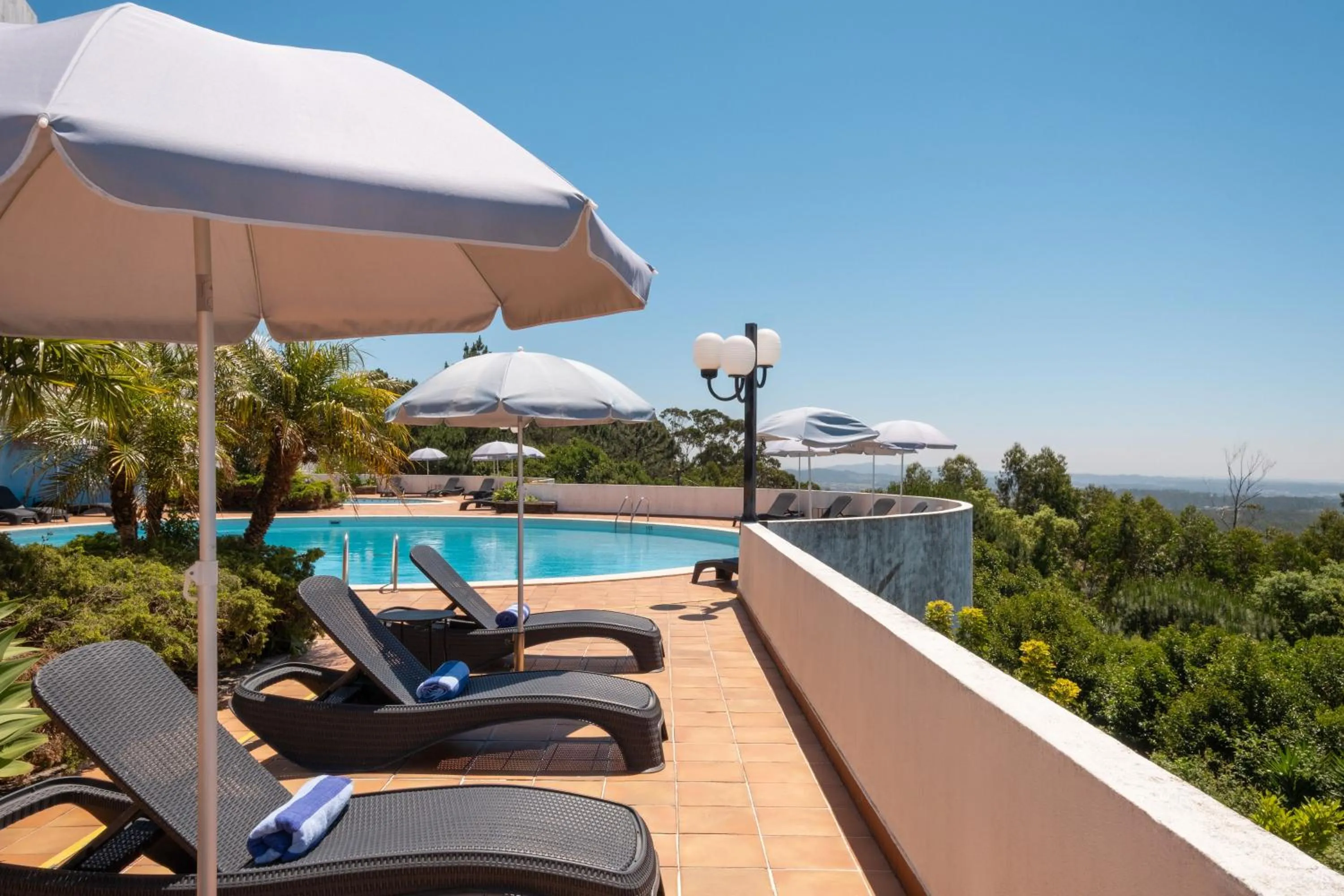 Swimming pool in Sao Felix Hotel Hillside & Nature