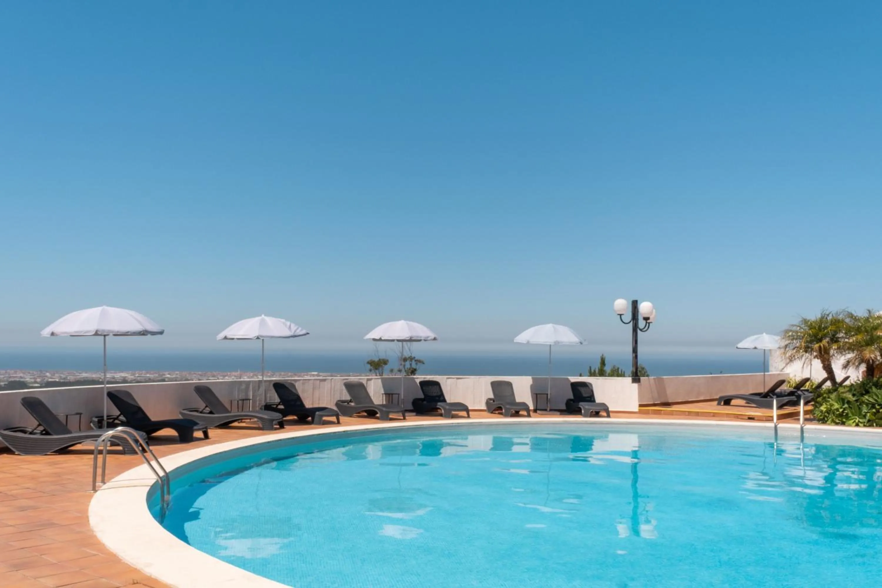 Swimming pool in Sao Felix Hotel Hillside & Nature