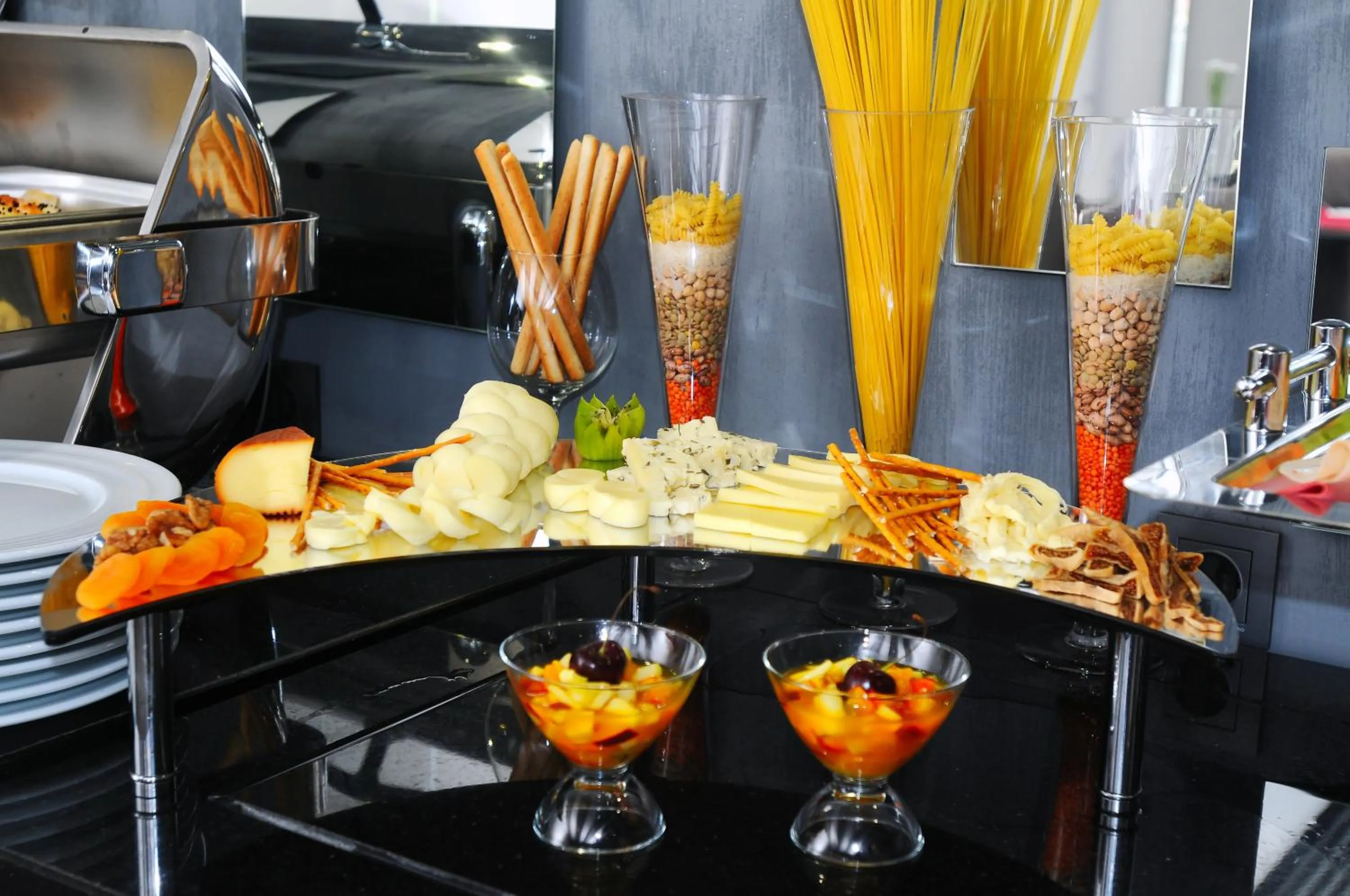 Food and drinks in Akoni Hotel