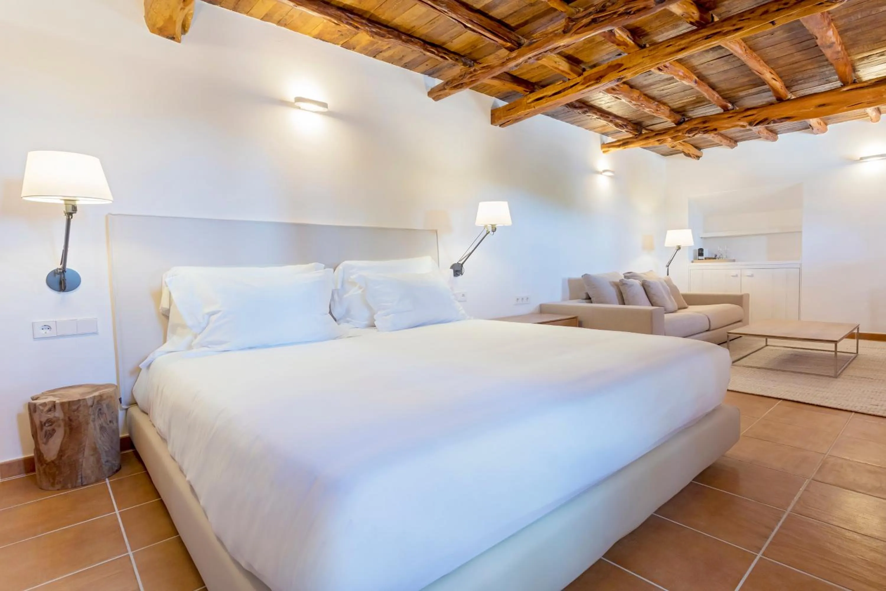 Bedroom, Bed in Agroturismo Can Toni Xumeu - Adults Only
