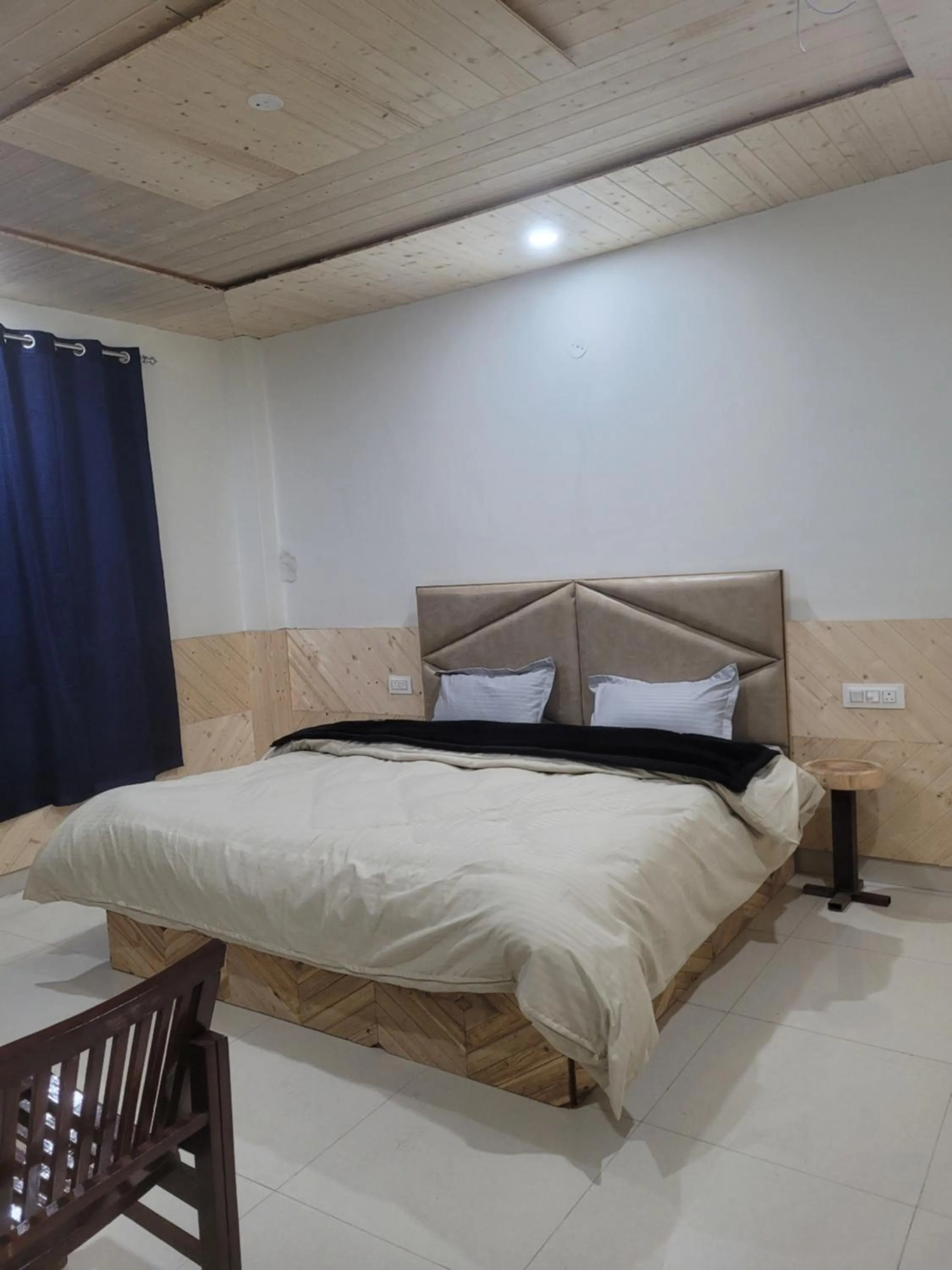 Bed in Whoopers Hostel Kasol