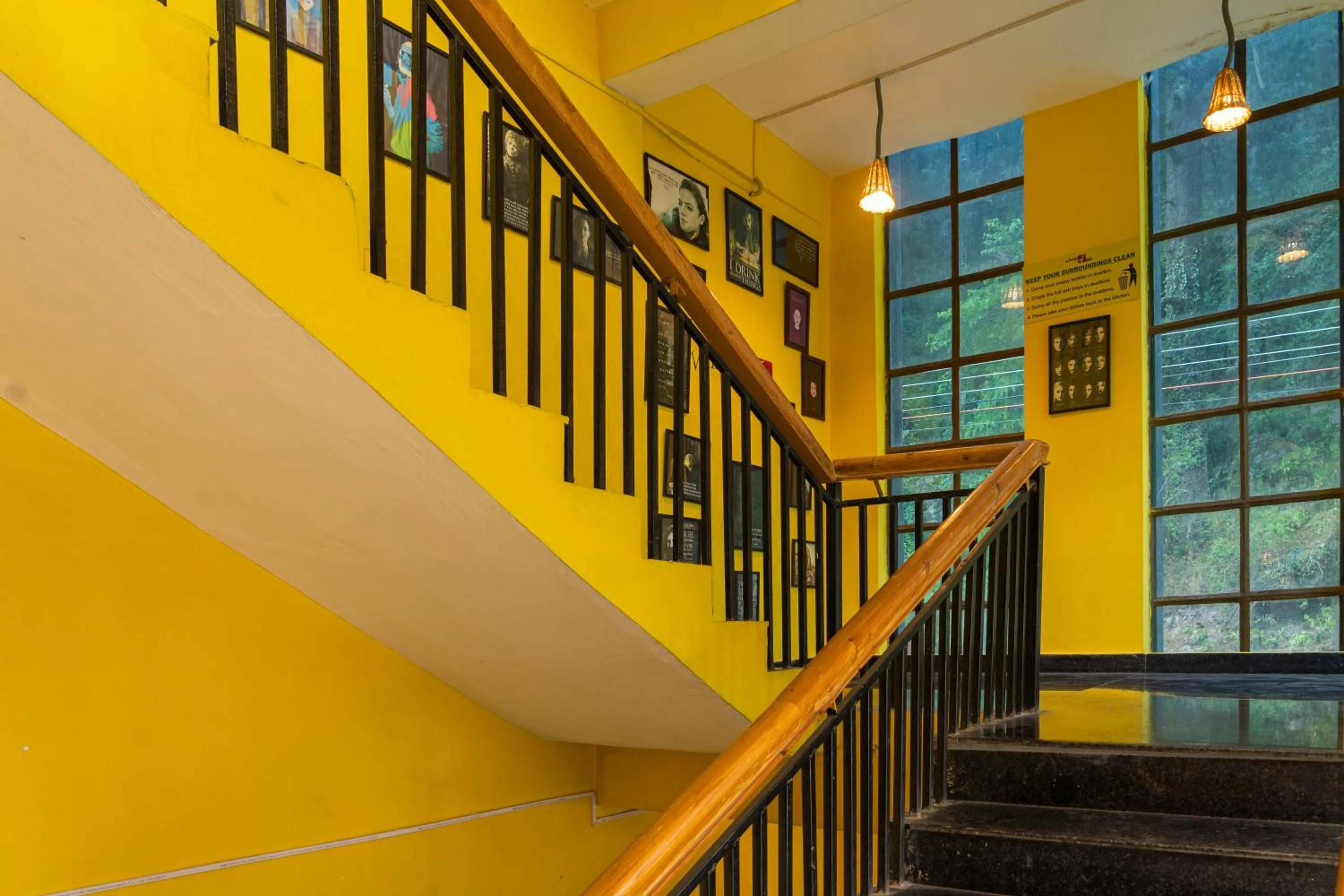 Property building in Whoopers Hostel Kasol