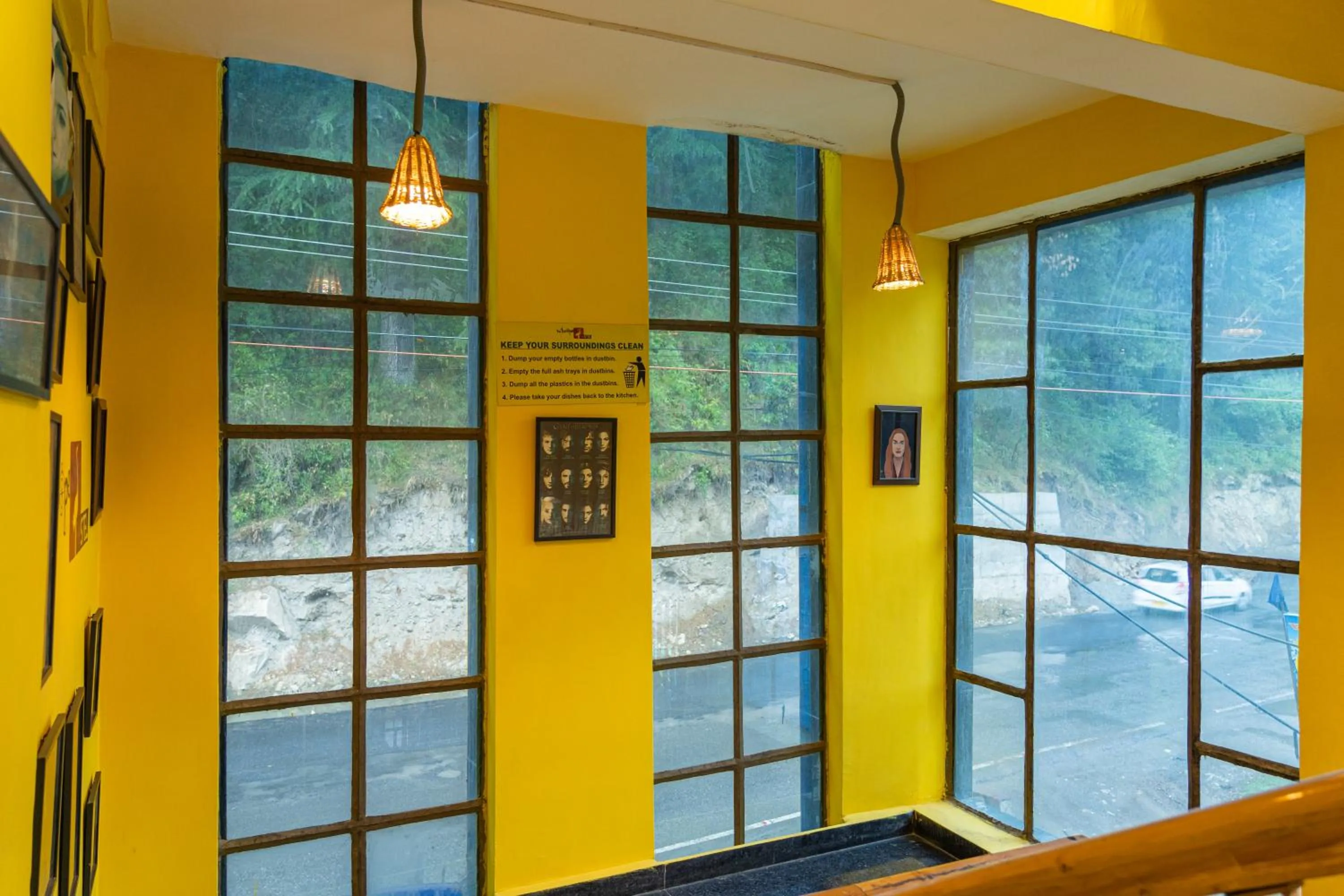 Balcony/Terrace in Whoopers Hostel Kasol