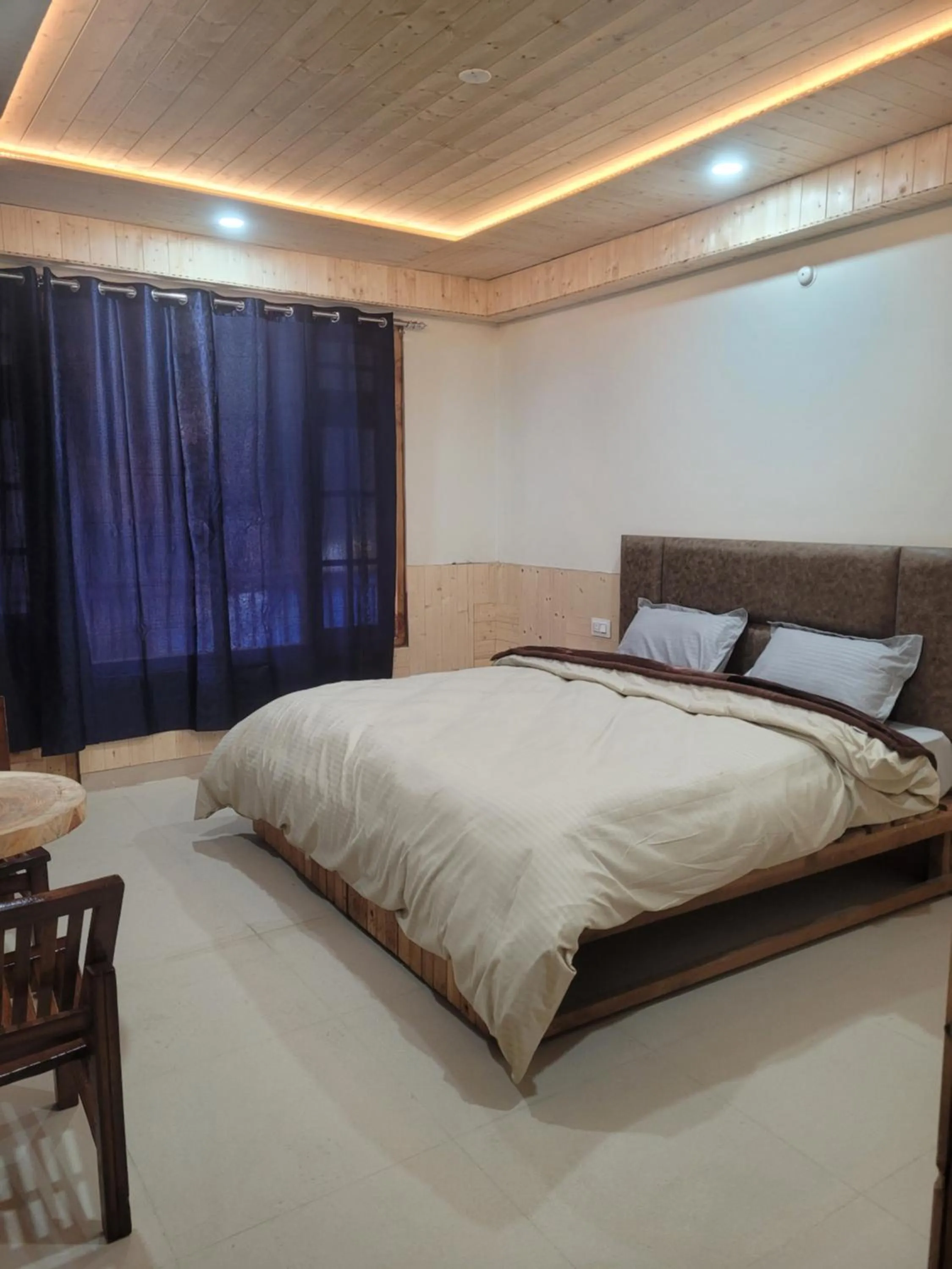 Bed in Whoopers Hostel Kasol