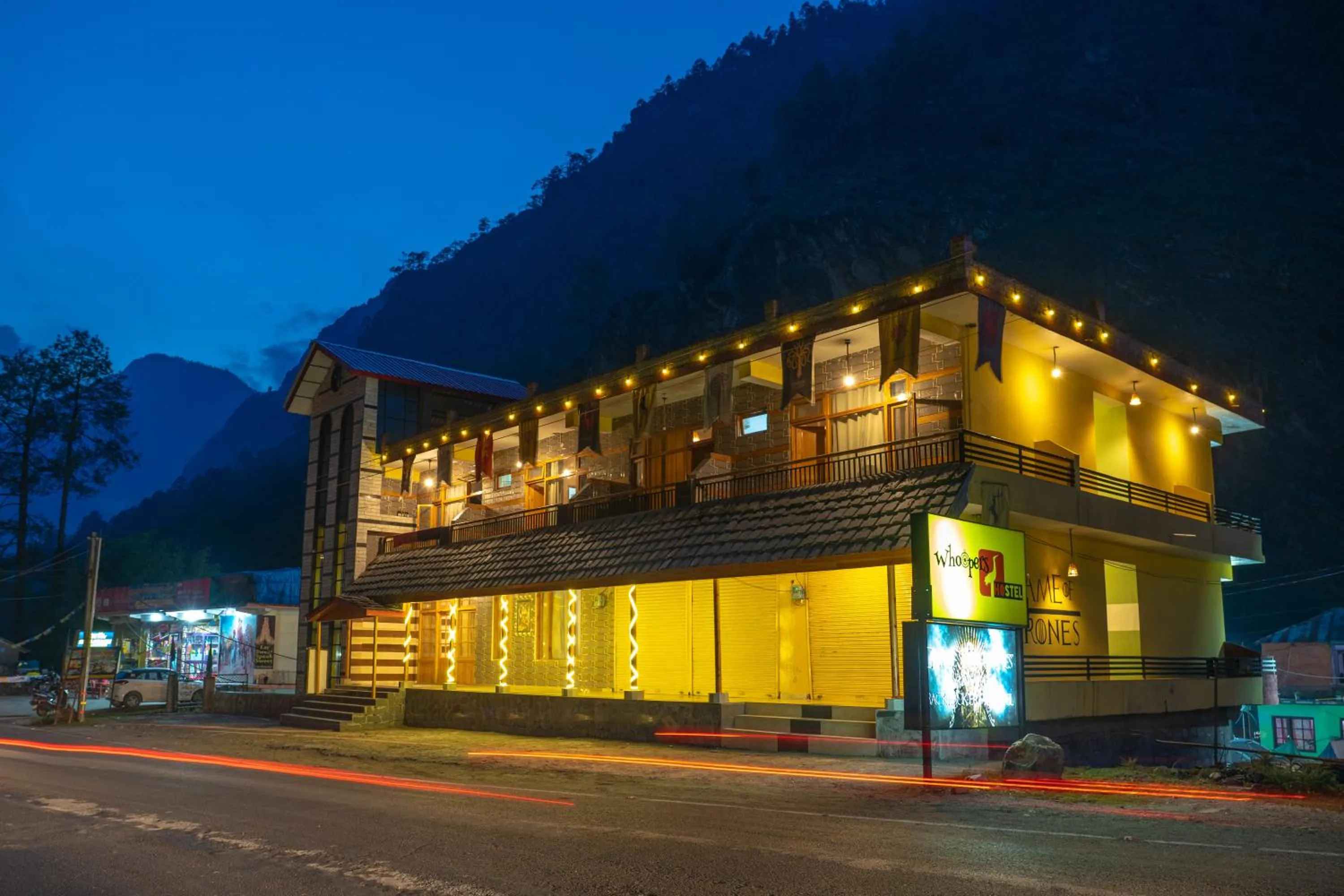 Property building in Whoopers Hostel Kasol