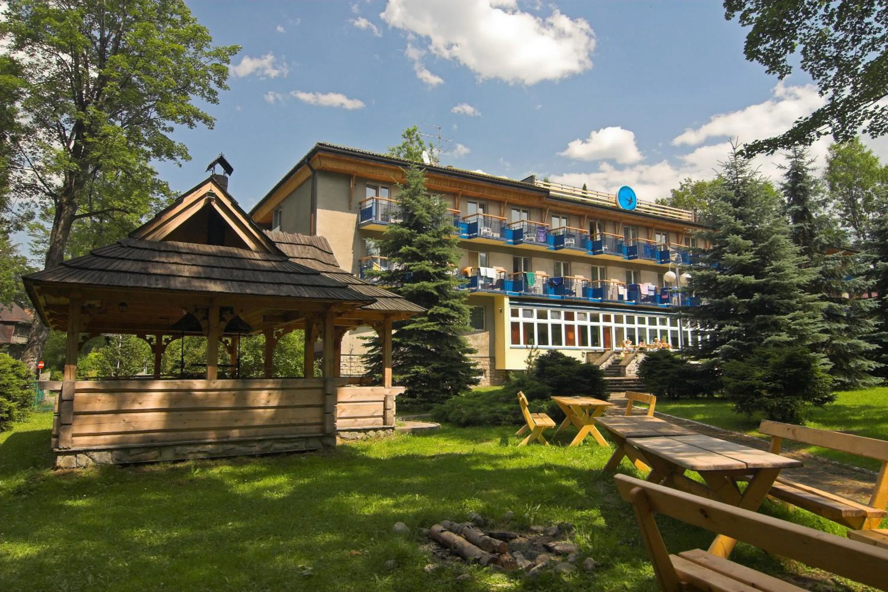 Facade/entrance in OW Jaskółka