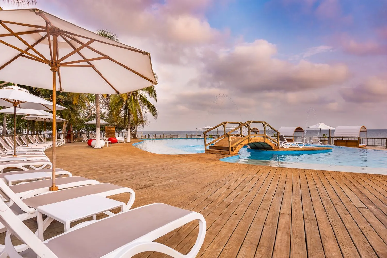 Swimming pool in Hotel Isla del Encanto