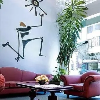 Living room in Americana Hotel