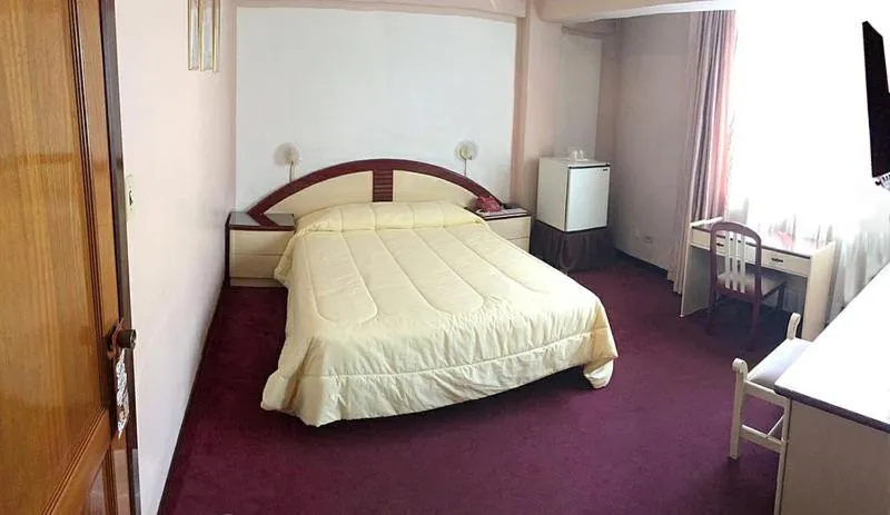 Photo of the whole room in Americana Hotel