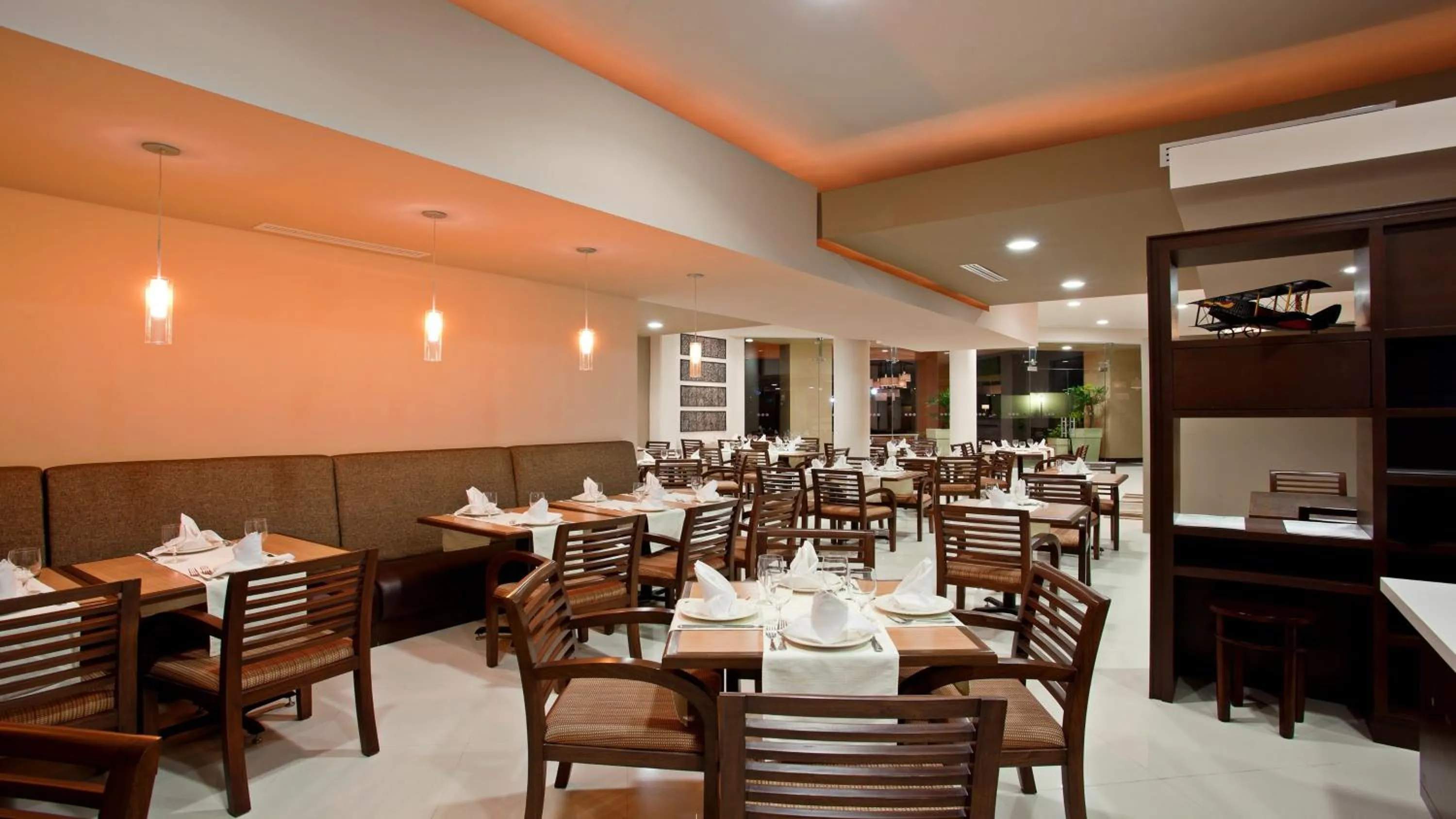 Restaurant/places to eat in Holiday Inn Tijuana Zona Rio by IHG