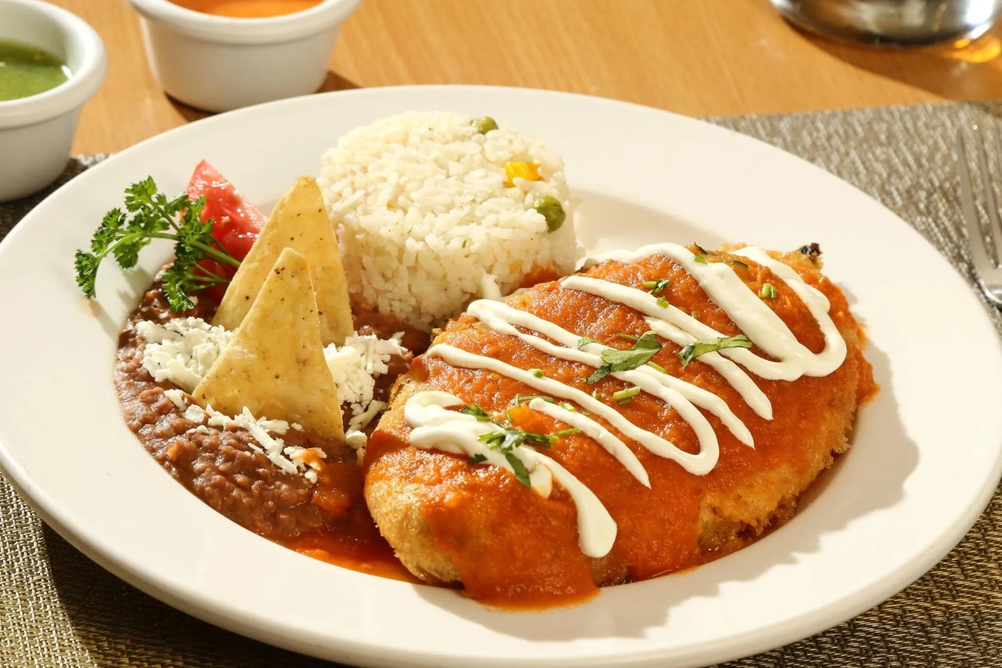 Restaurant/places to eat in Holiday Inn Tijuana Zona Rio by IHG