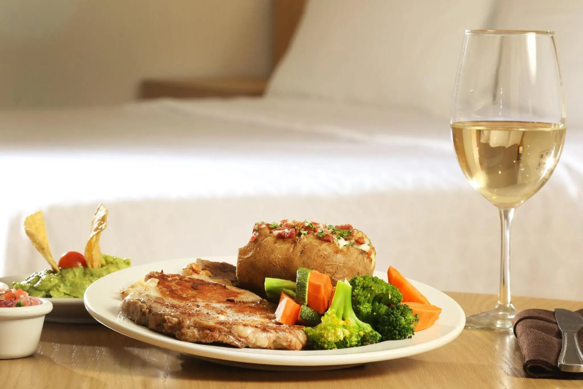 Photo of the whole room in Holiday Inn Tijuana Zona Rio by IHG