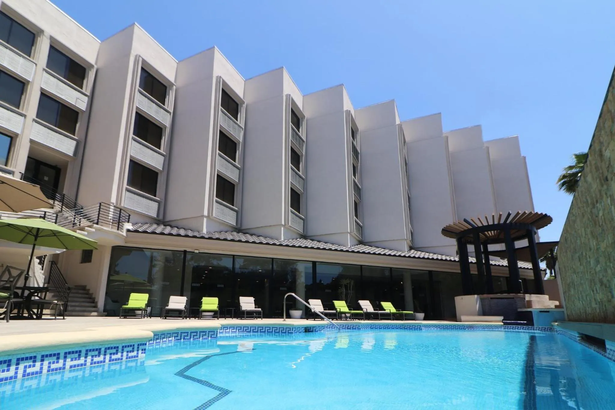 Swimming pool in Holiday Inn Tijuana Zona Rio by IHG