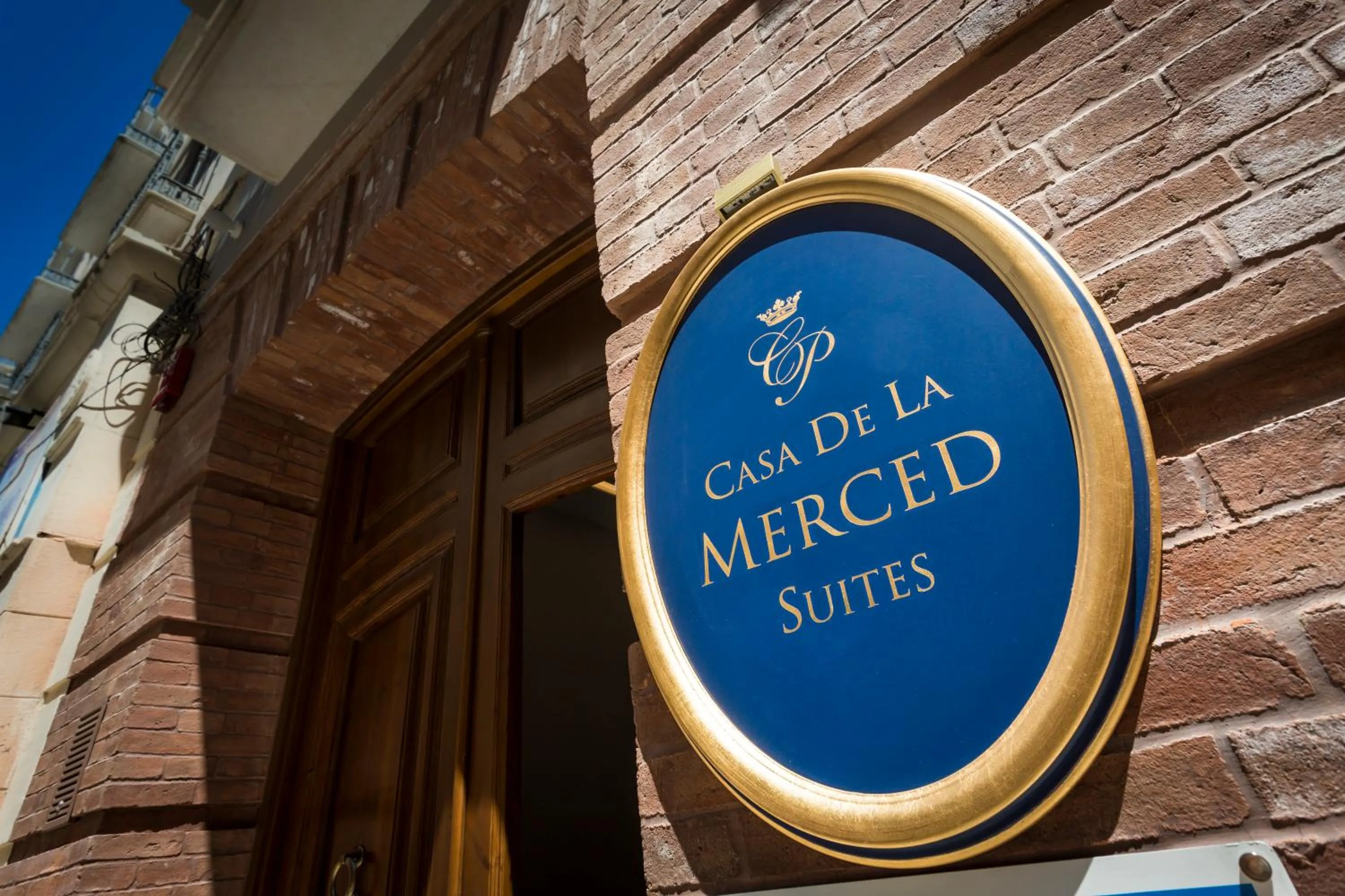 Facade/entrance in Casa de la Merced Suites