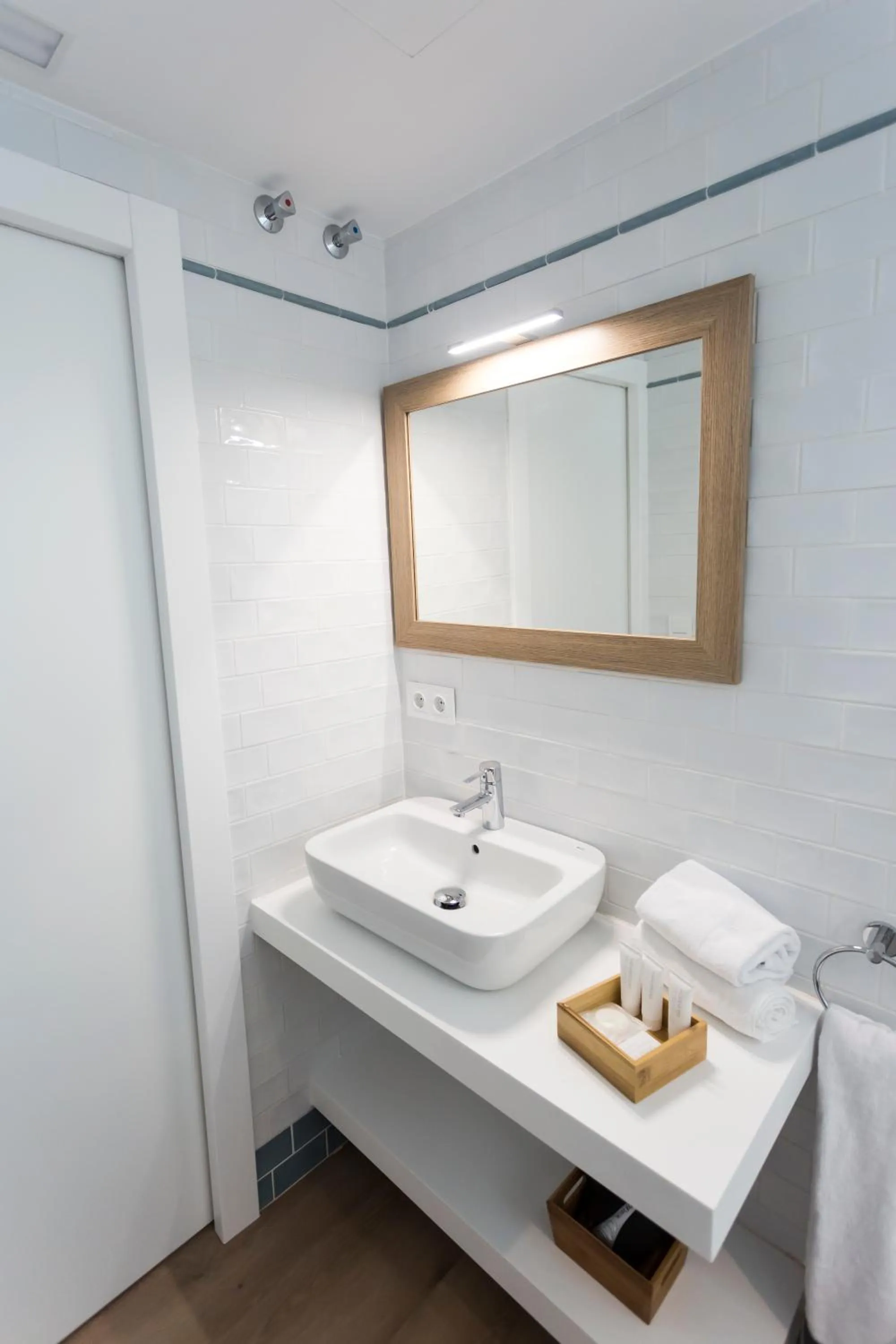 Shower in Casa de la Merced Suites