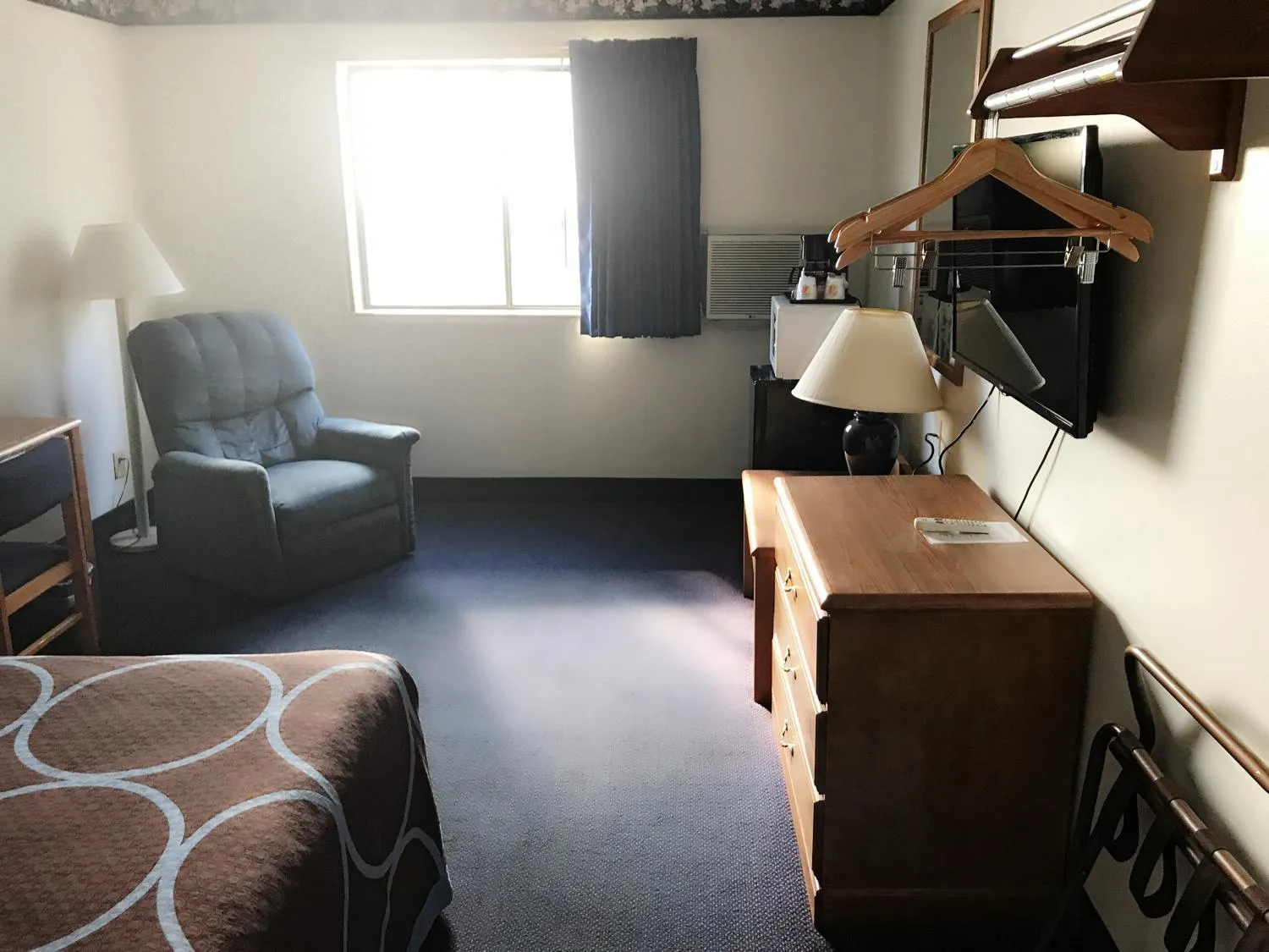 Photo of the whole room in Best Inn