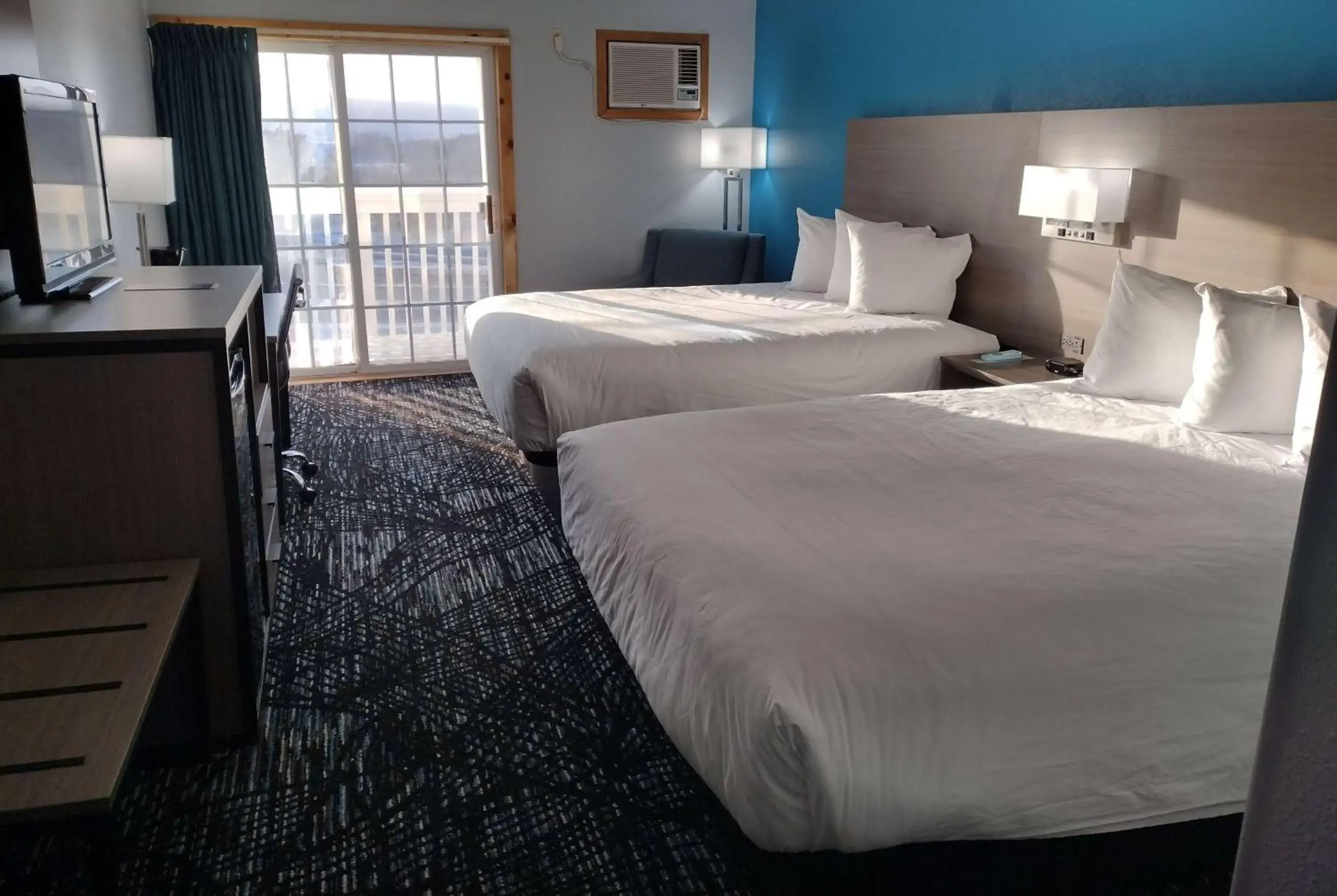 Premier Queen Room with Two Queen Beds - Non-Smoking in Baymont by Wyndham Proctor Premier Queen Room with Two Queen Beds - Non-Smoking in Baymont by Wyndham Proctor