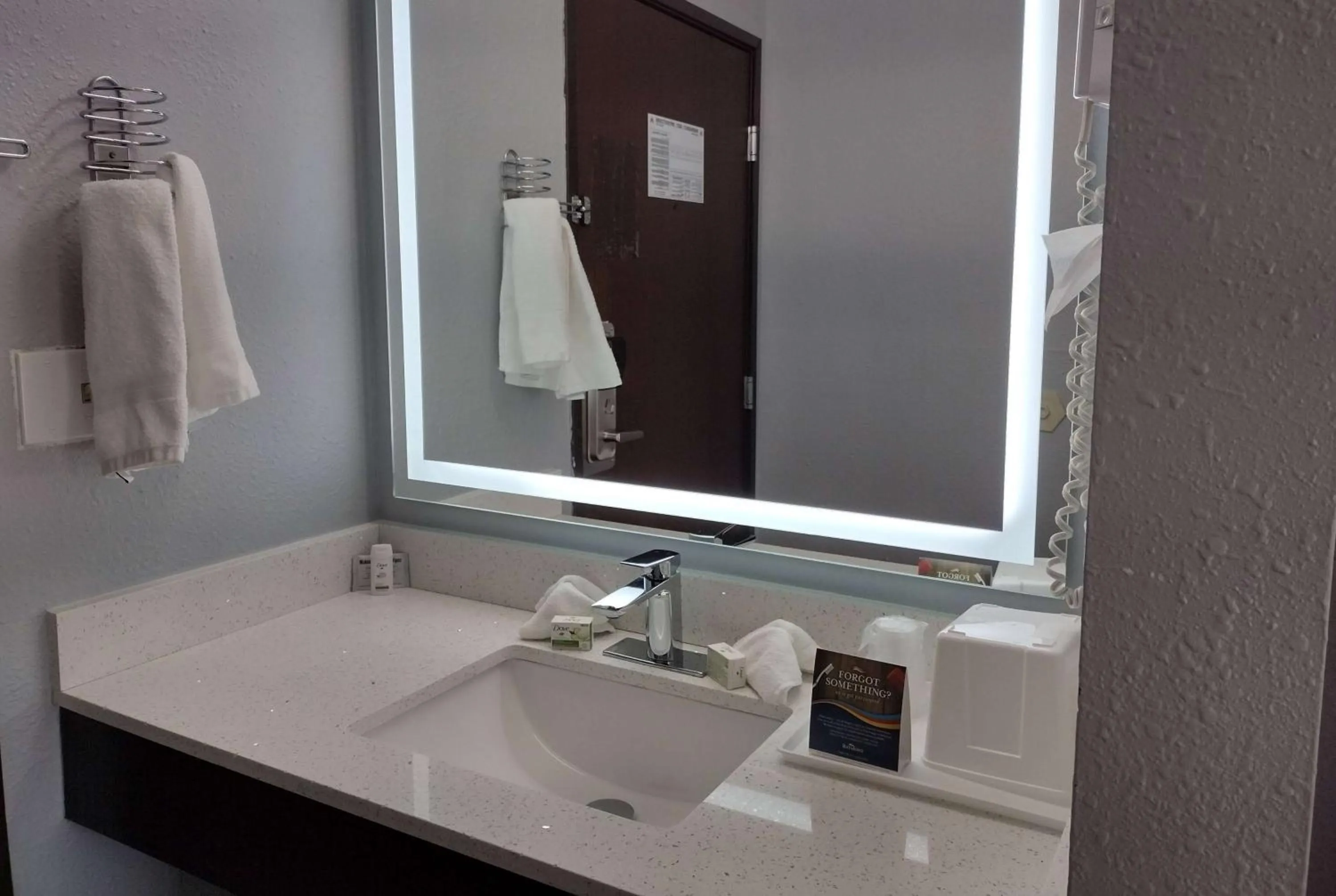 Bathroom in Americas Best Value Inn - Duluth Spirit Mountain Inn