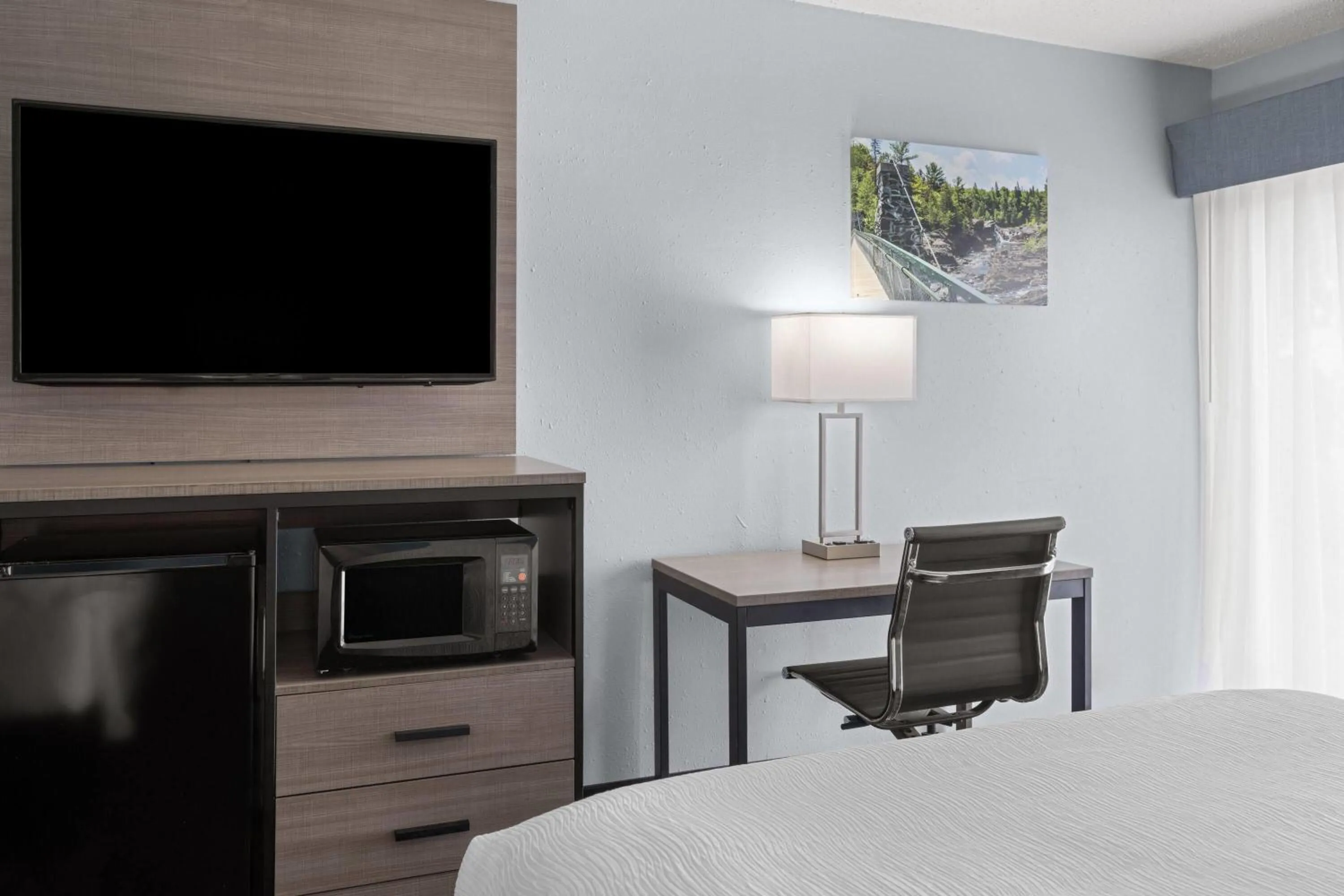 Photo of the whole room, Bed in Baymont by Wyndham Duluth Spirit Mountain