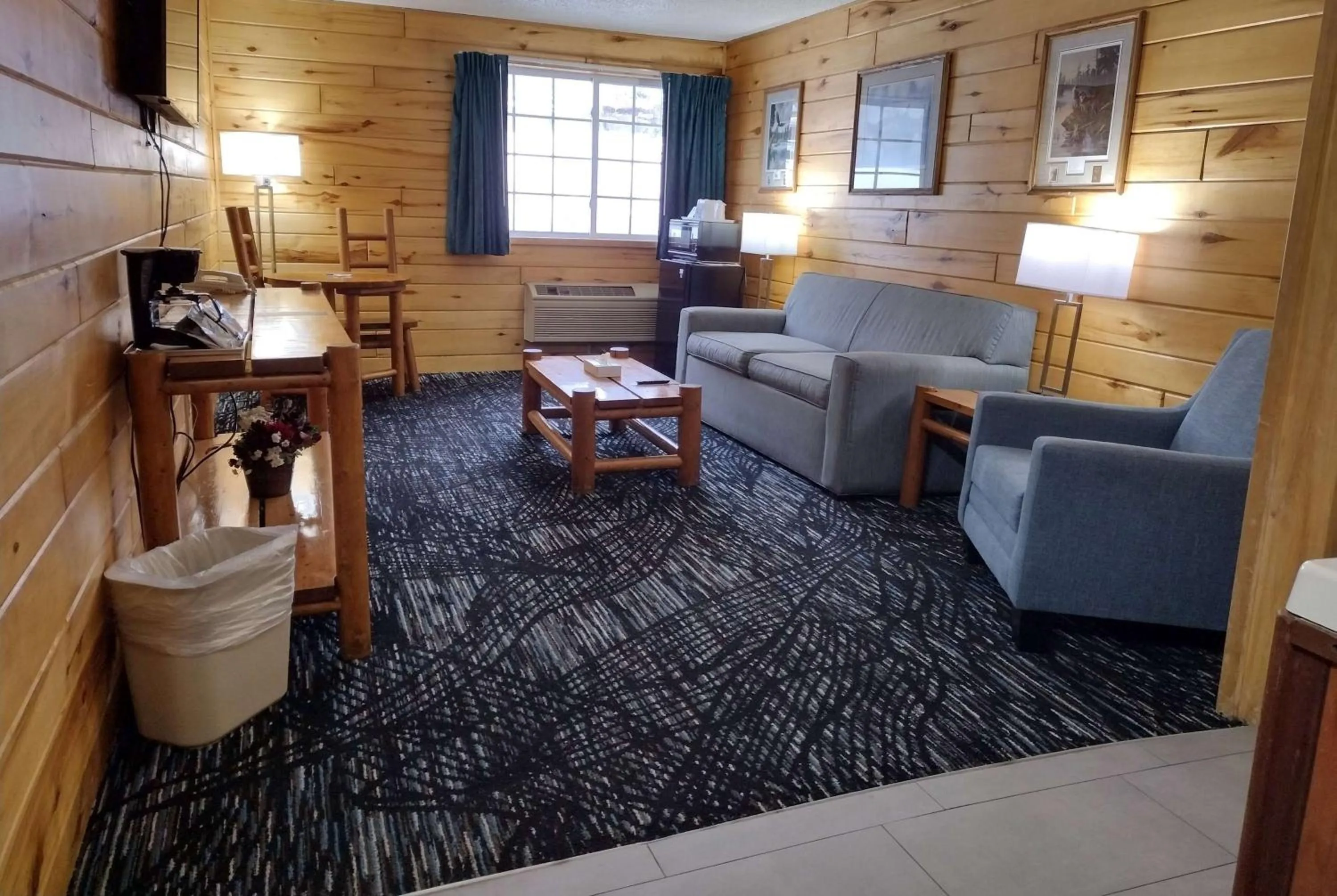 Photo of the whole room in Americas Best Value Inn - Duluth Spirit Mountain Inn