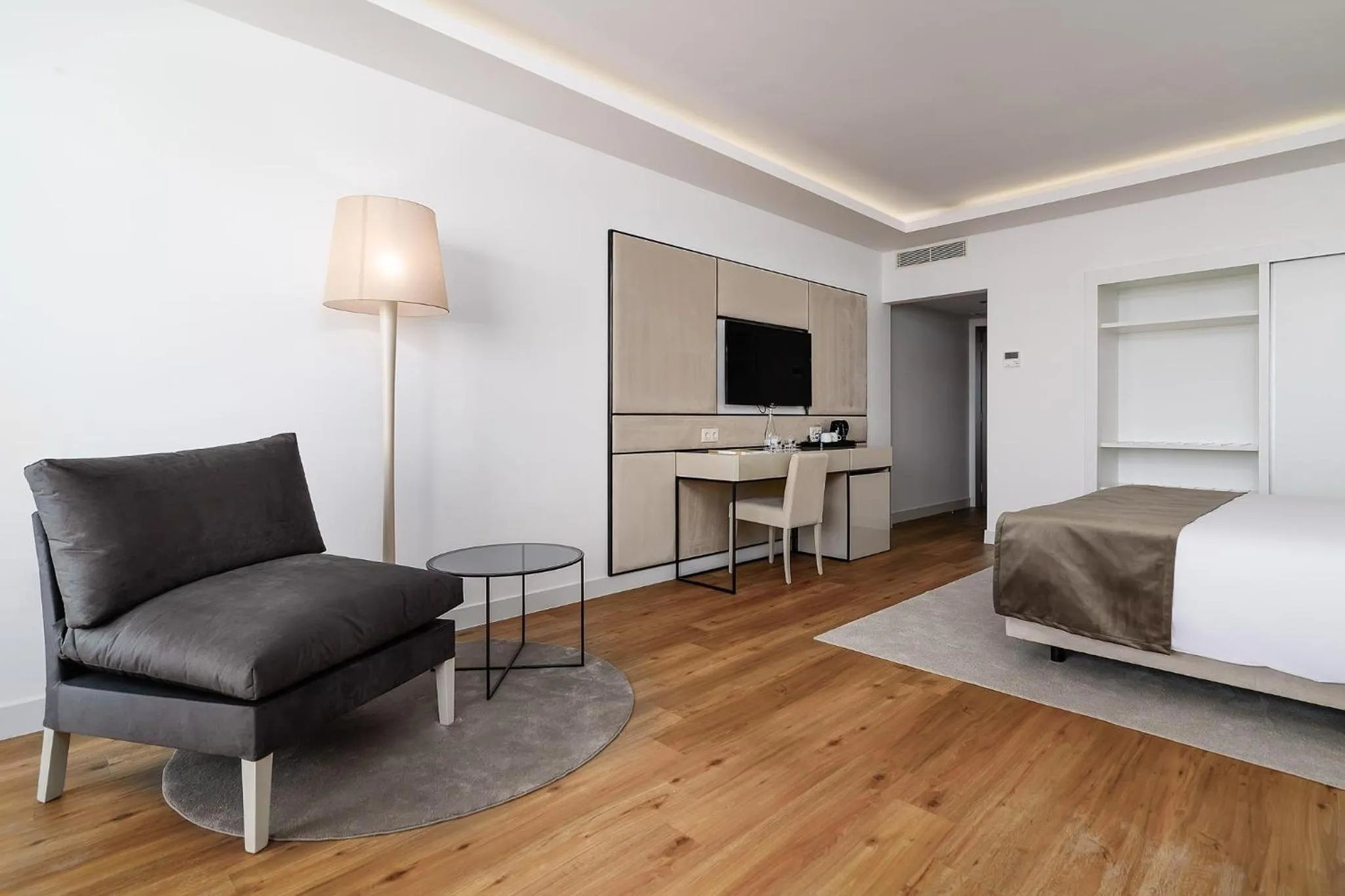 Photo of the whole room, Bed in Jupiter Albufeira Hotel - Family & Fun - All Inclusive