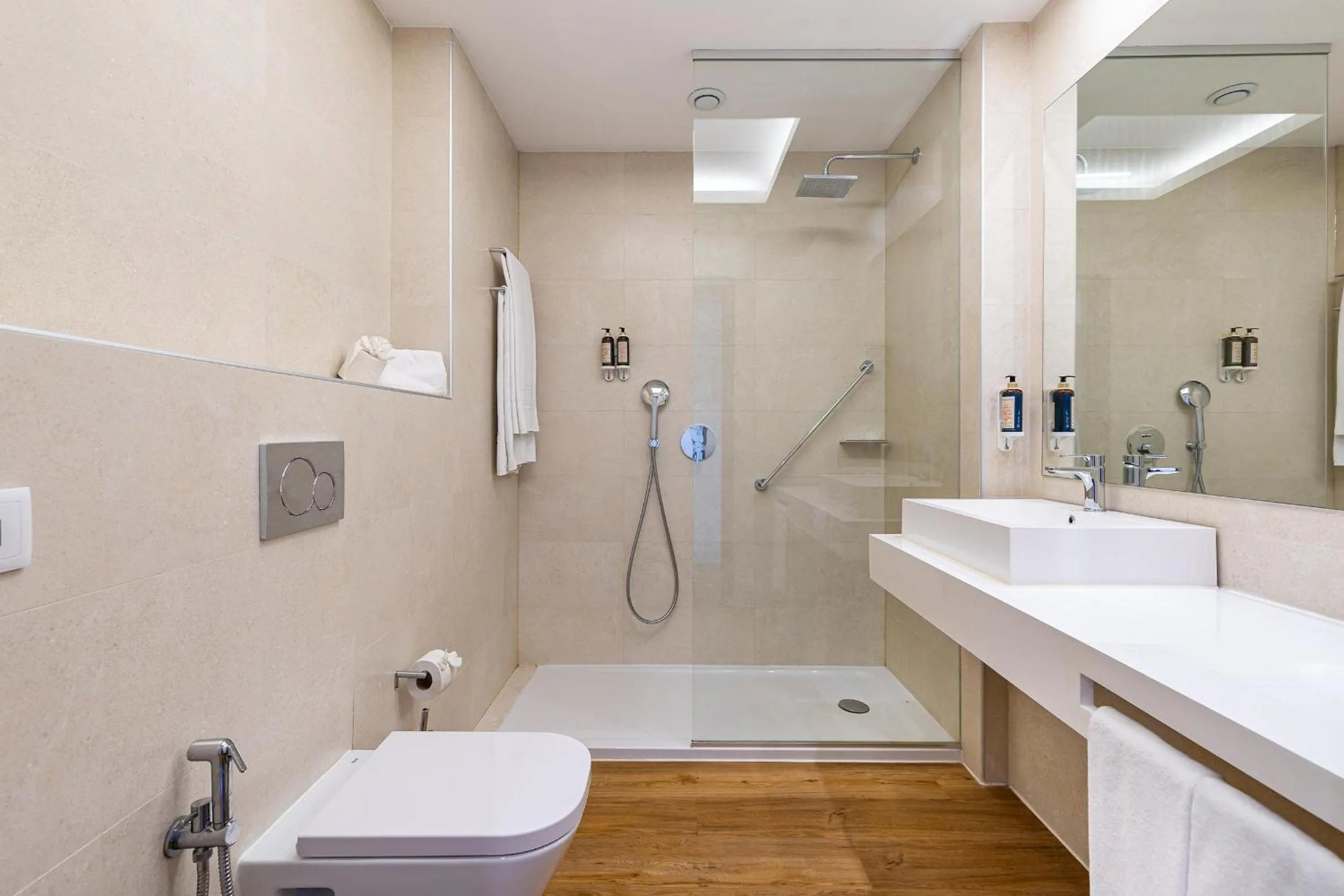 Bathroom in Jupiter Albufeira Hotel - Family & Fun - All Inclusive