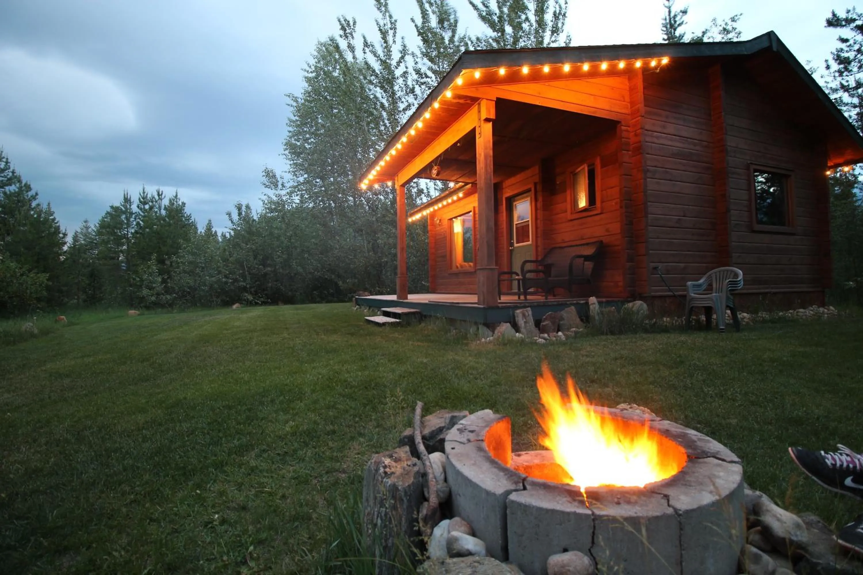 BBQ facilities in Mica Mountain Lodge & Log Cabins