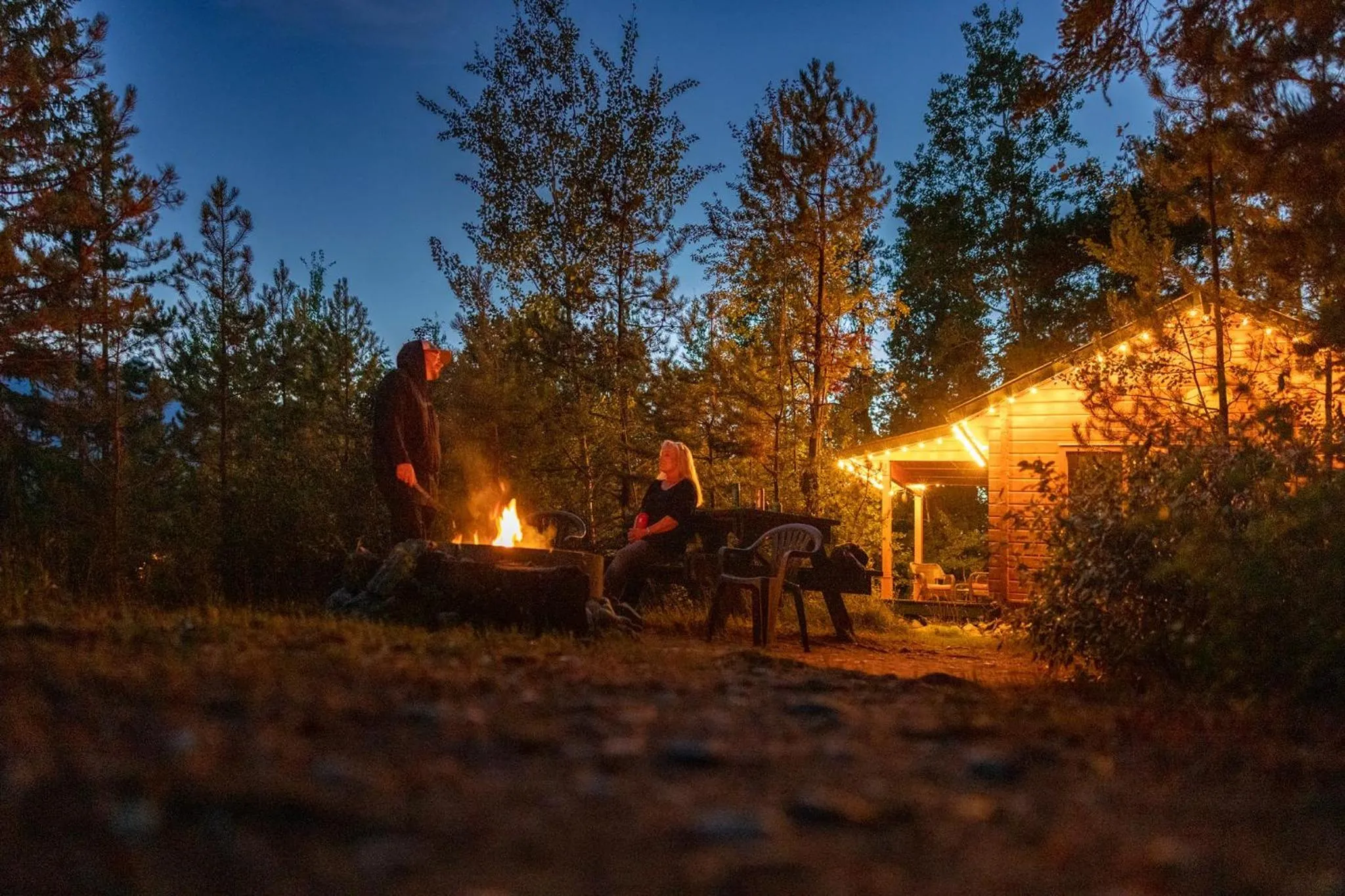 Night in Mica Mountain Lodge & Log Cabins