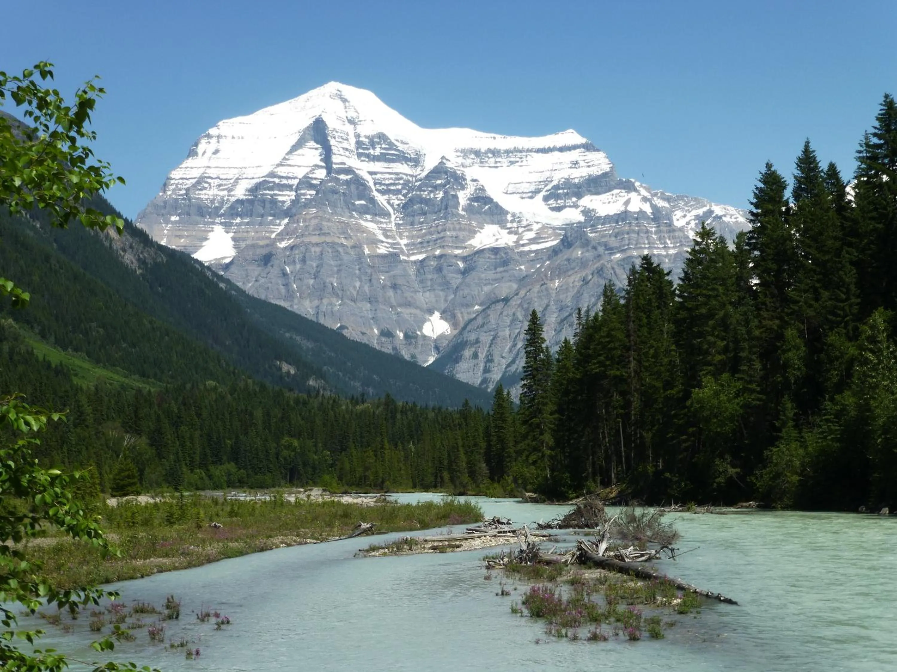 Nearby landmark in Mica Mountain Lodge & Log Cabins