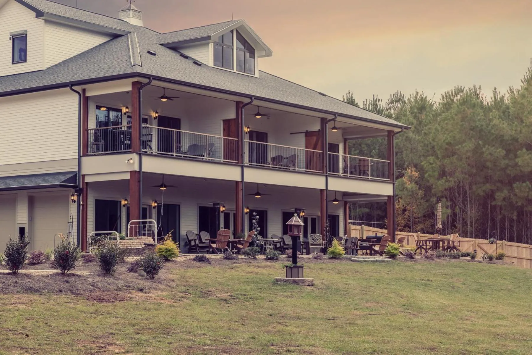 Property building in Bienvenue Mon Ami Bed and Breakfast