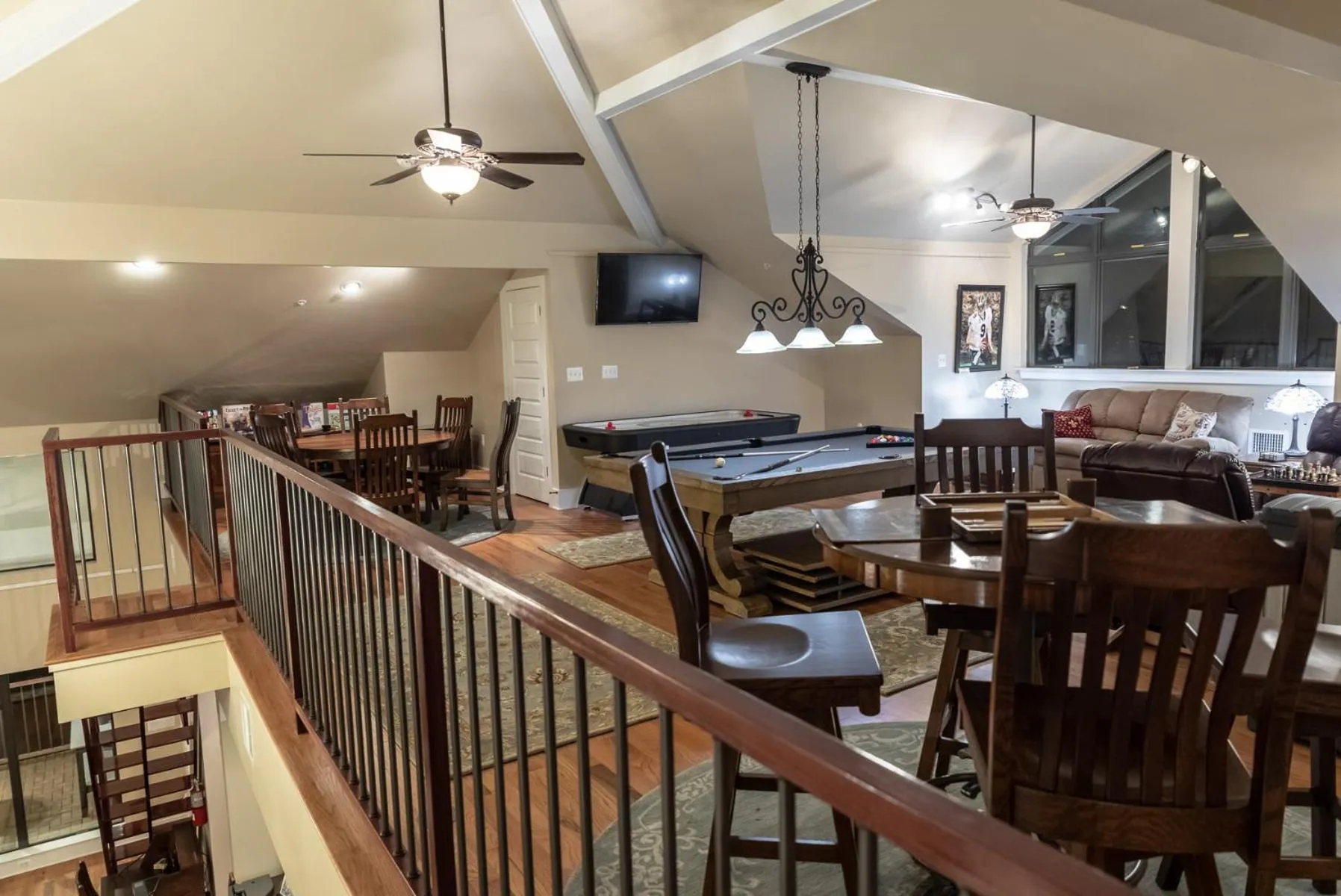 Communal lounge/ TV room in Bienvenue Mon Ami Bed and Breakfast