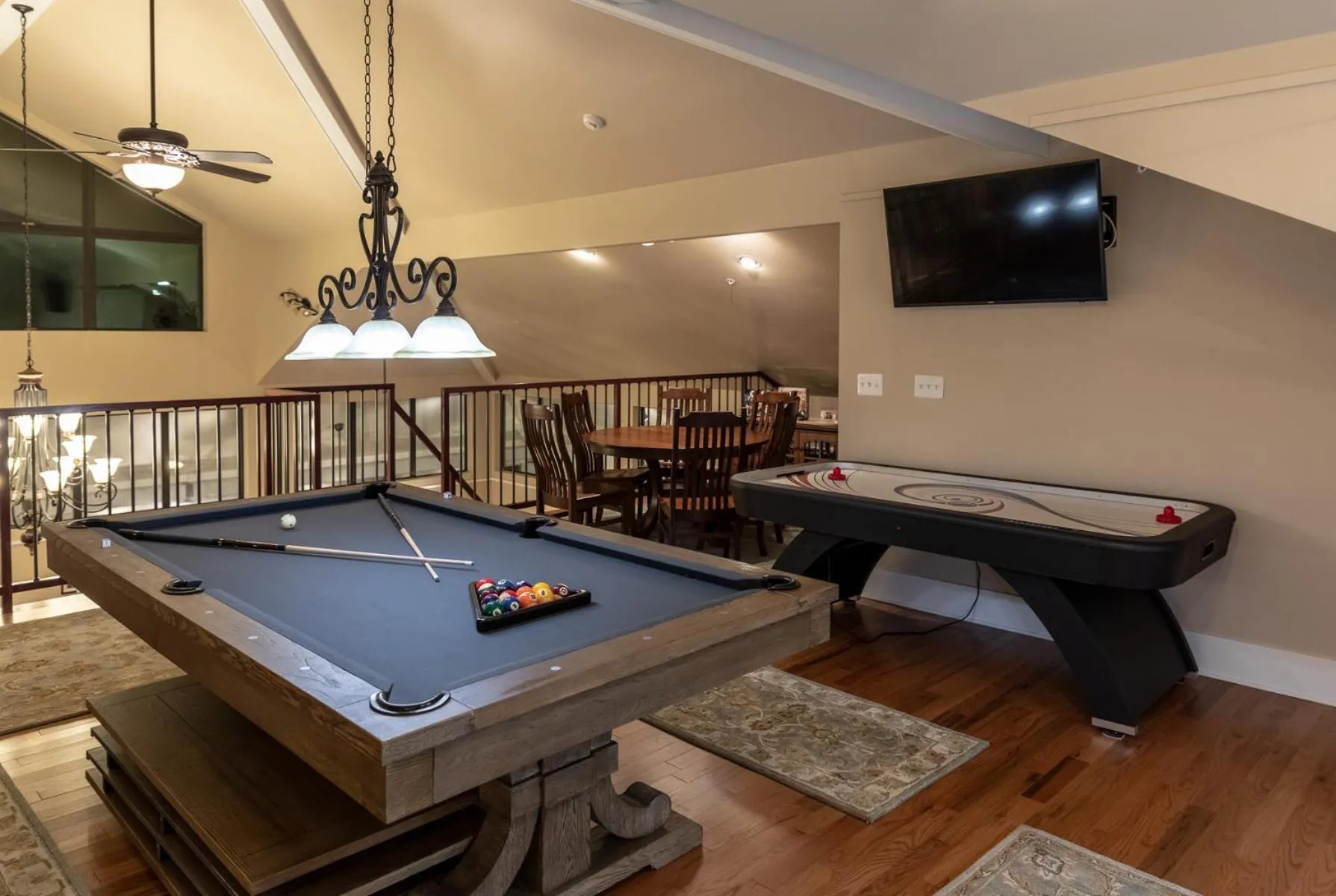 Communal lounge/ TV room in Bienvenue Mon Ami Bed and Breakfast