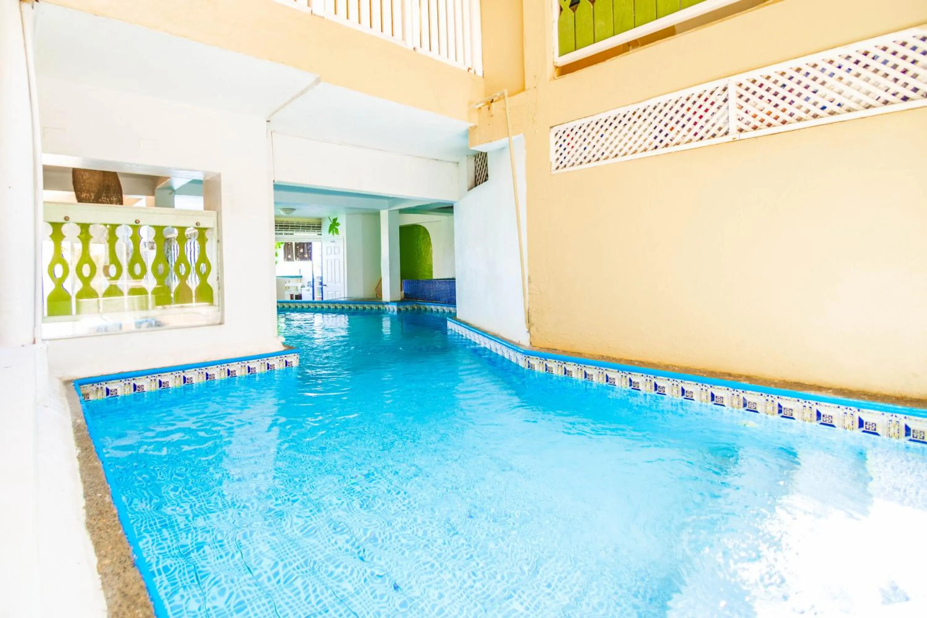 Swimming pool in Hotel Peten