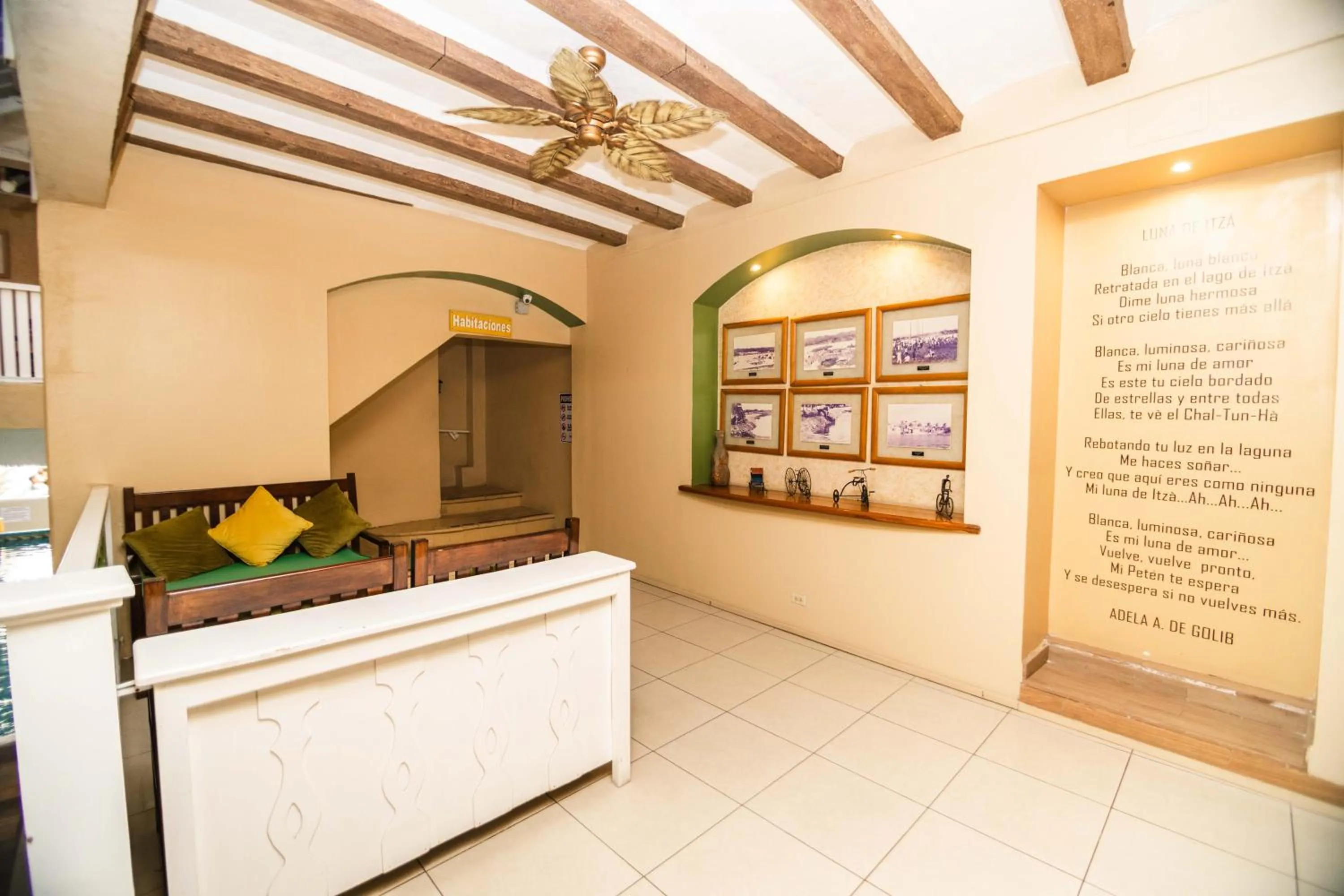 Living room in Hotel Peten