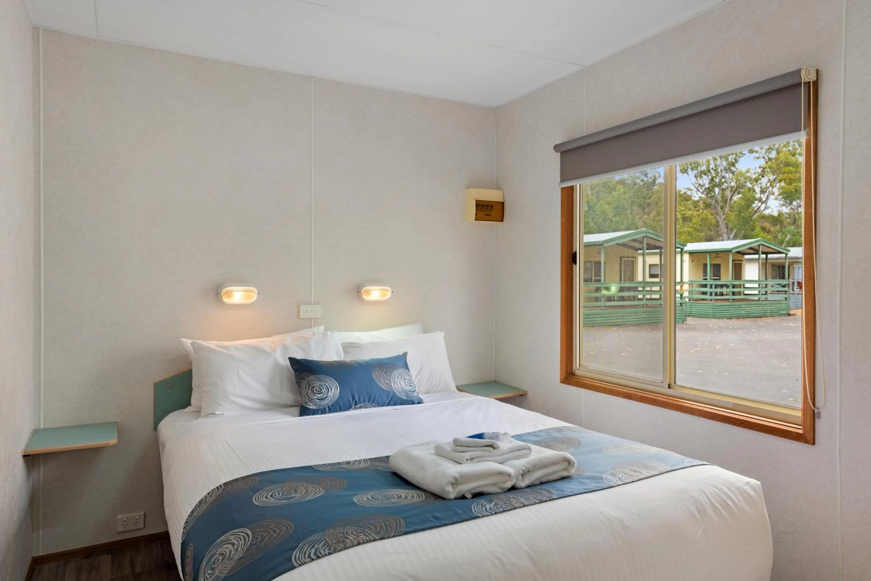 Bedroom, Bed in Discovery Parks - Clare