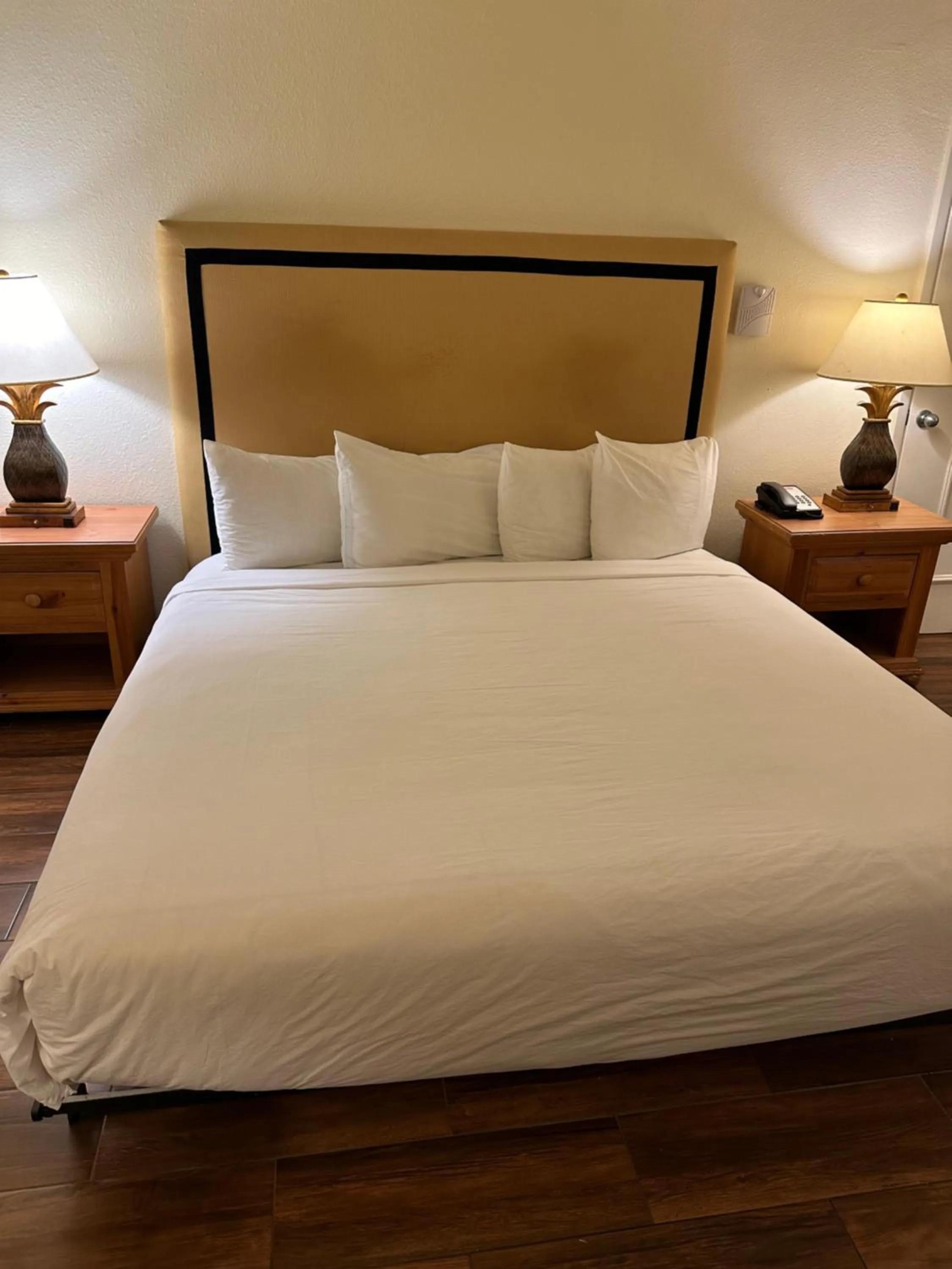 Bed in Ramada by Wyndham Las Cruces Hotel & Conference Center