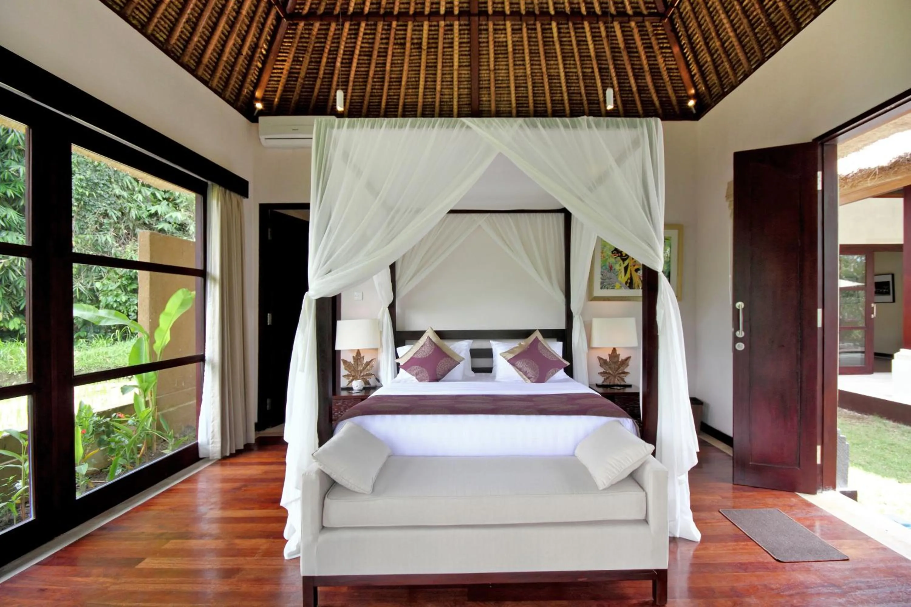 Day, Bed in Villa Amrita