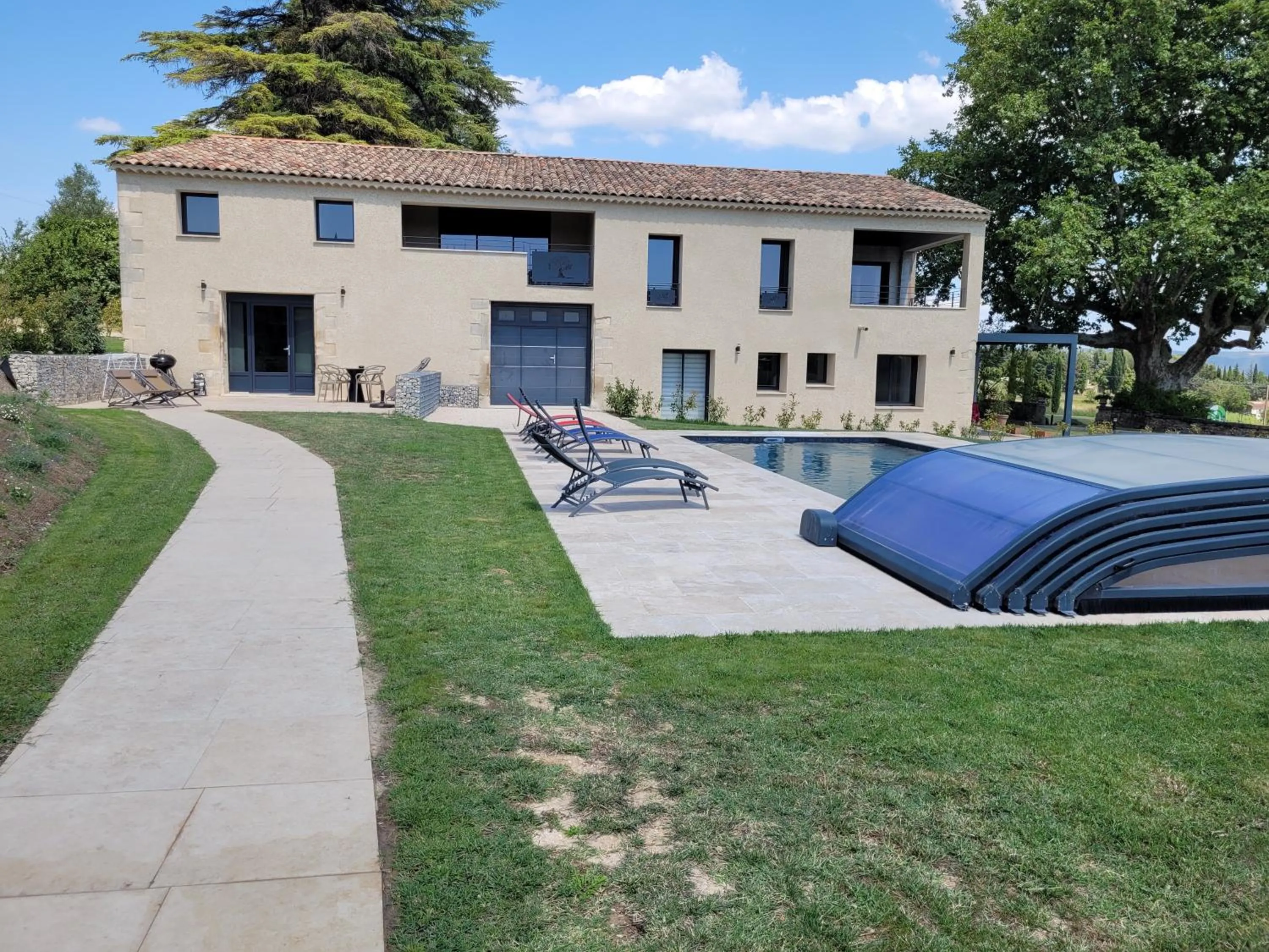 Property building in la bastide de l'adrech