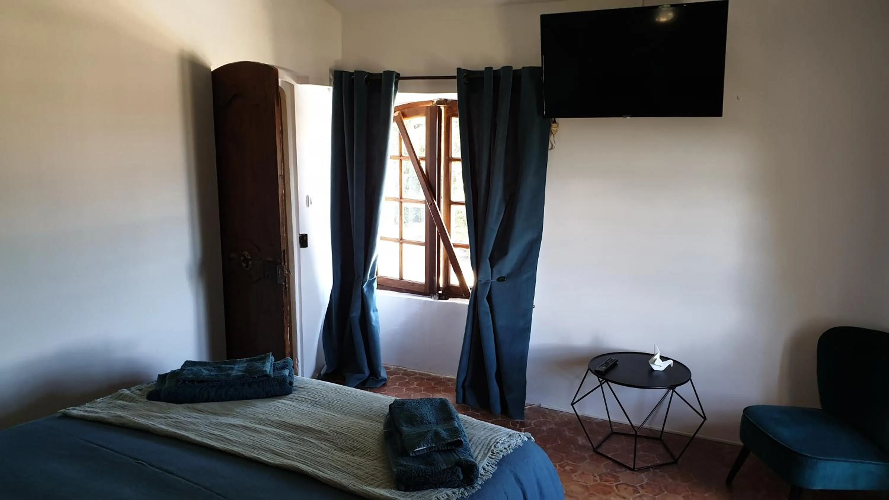 Photo of the whole room, Bed in la bastide de l'adrech