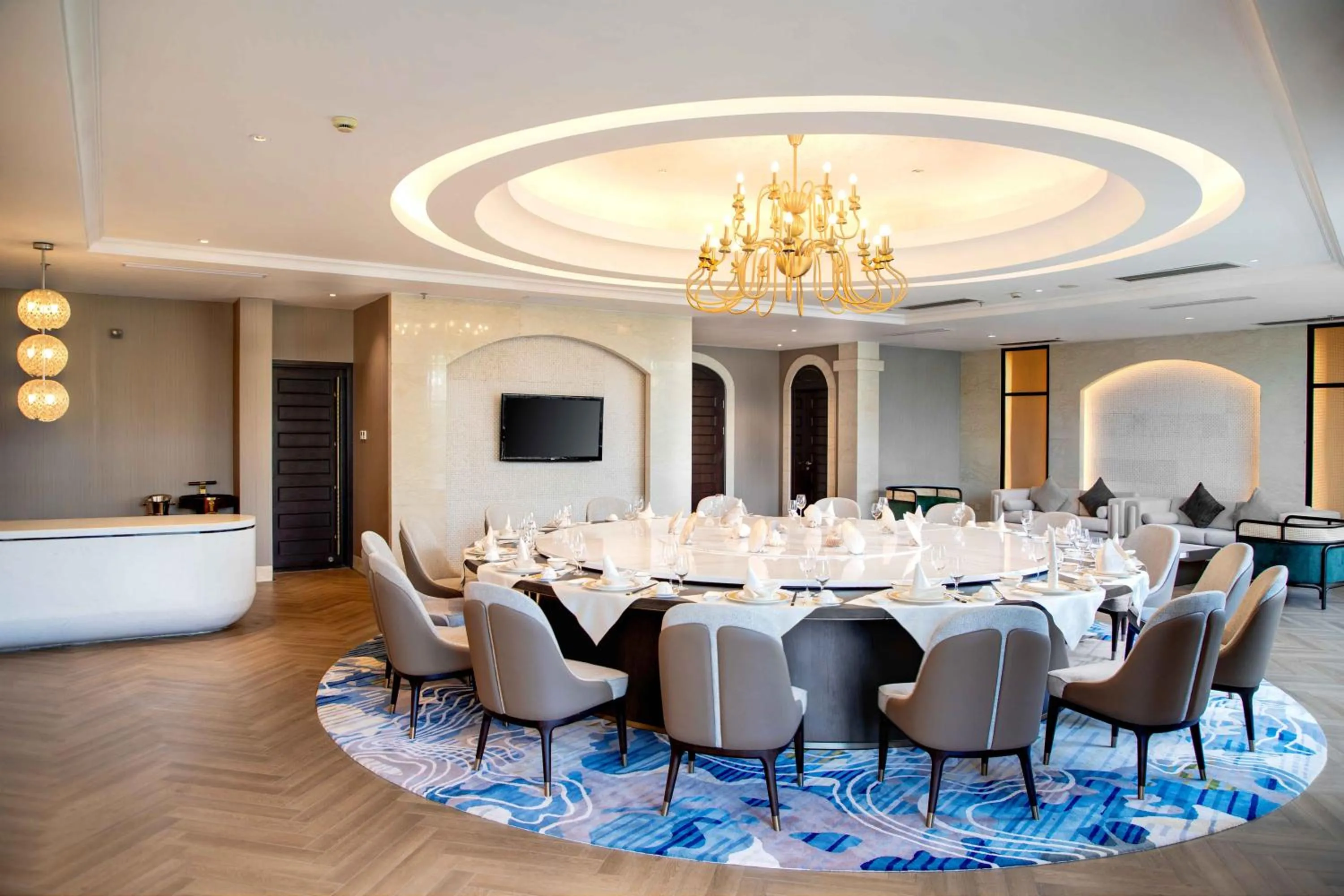 Restaurant/places to eat in Pullman Haikou