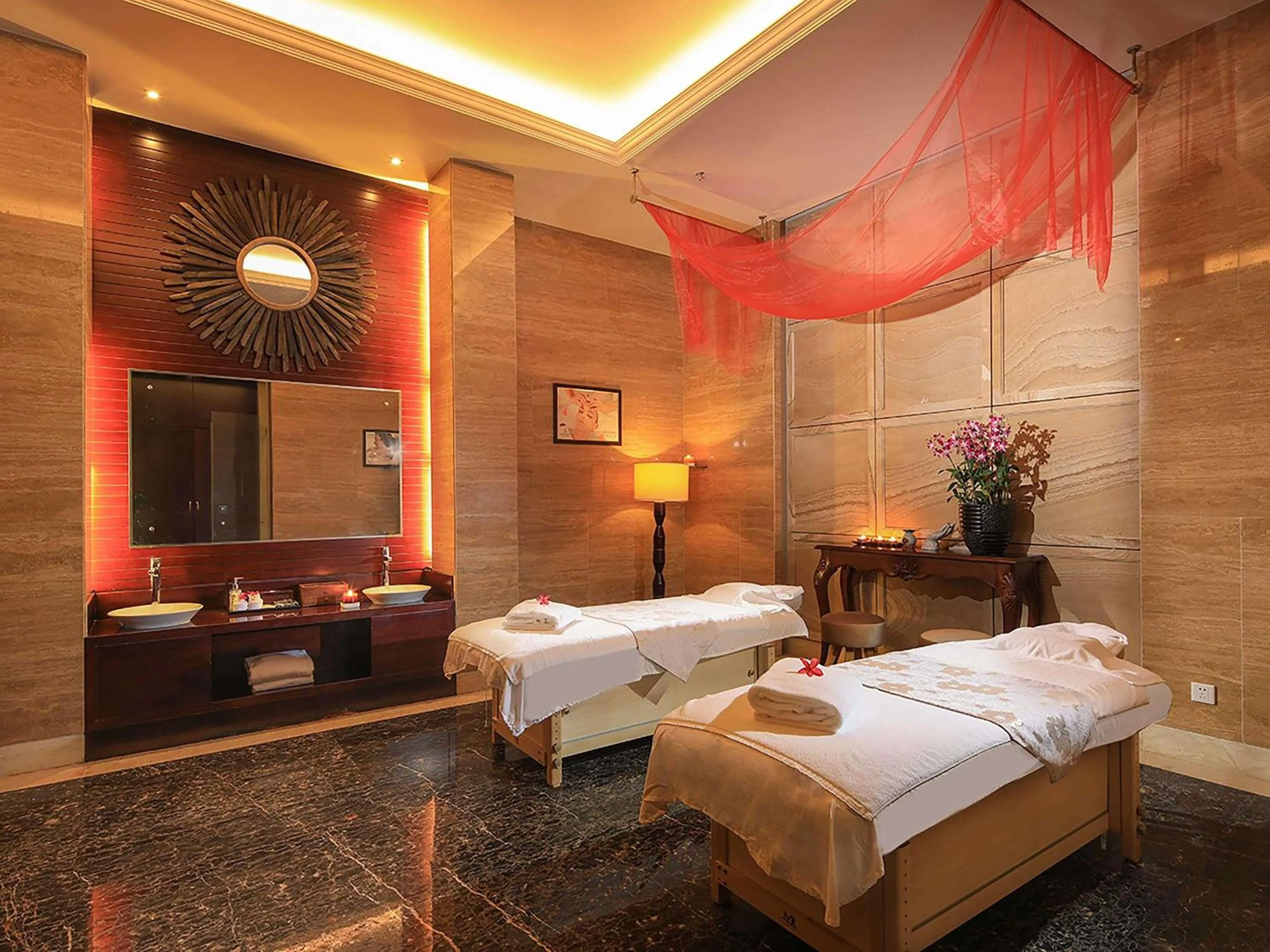 Spa and wellness centre/facilities, Bed in Pullman Haikou