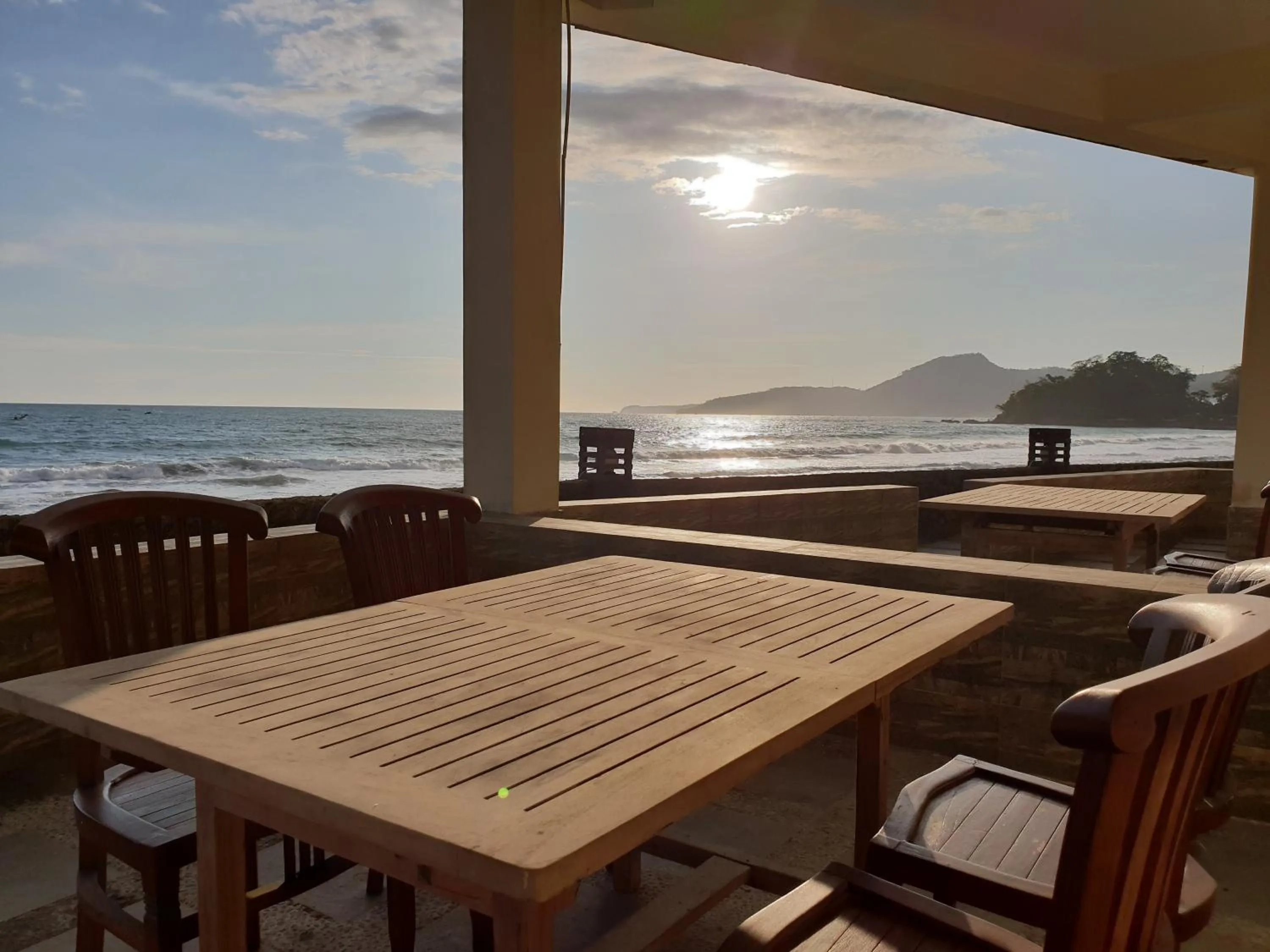 Balcony/Terrace in 77 Sunset Plaza