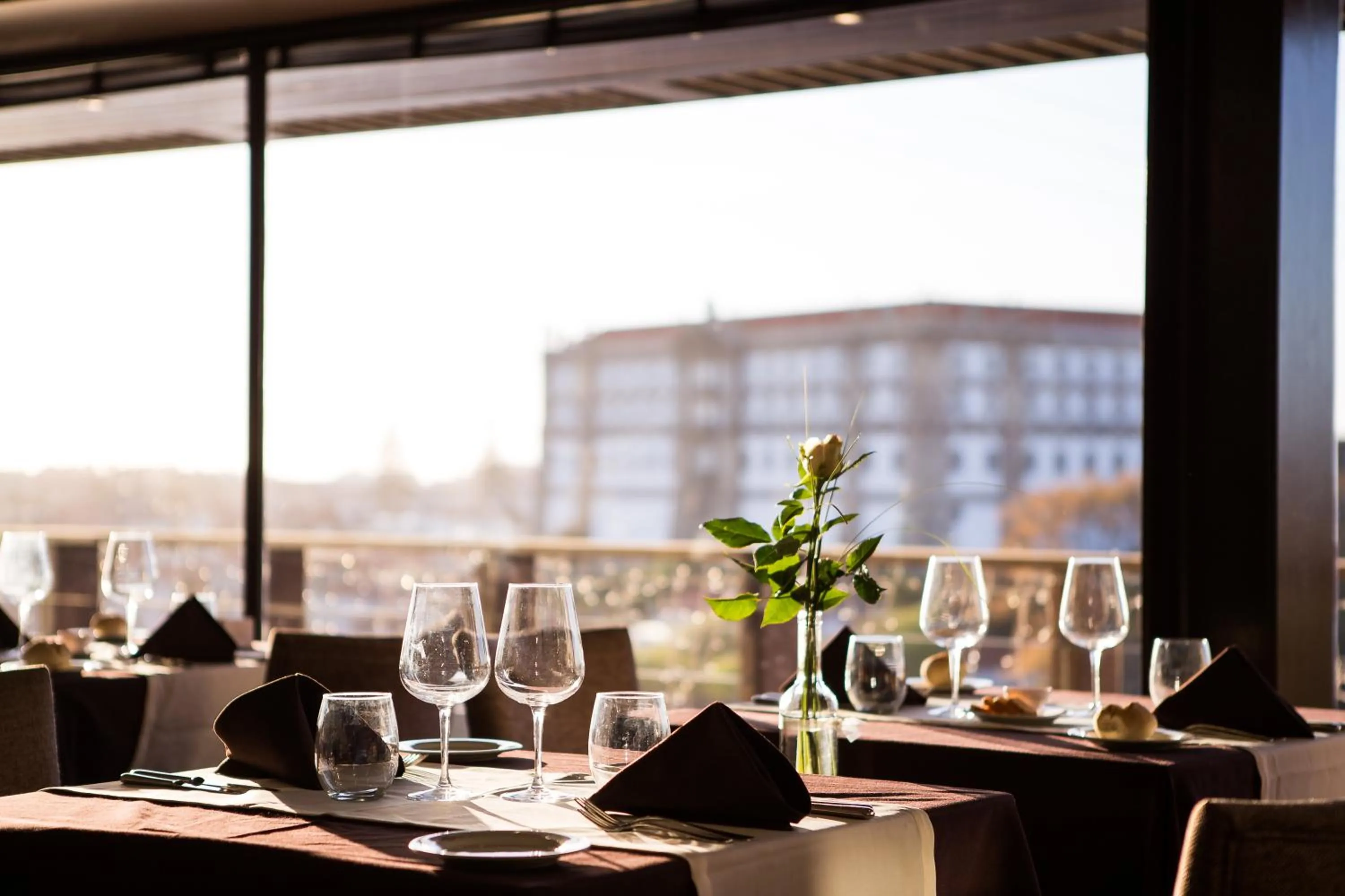 Restaurant/places to eat in Santana Hotel & SPA