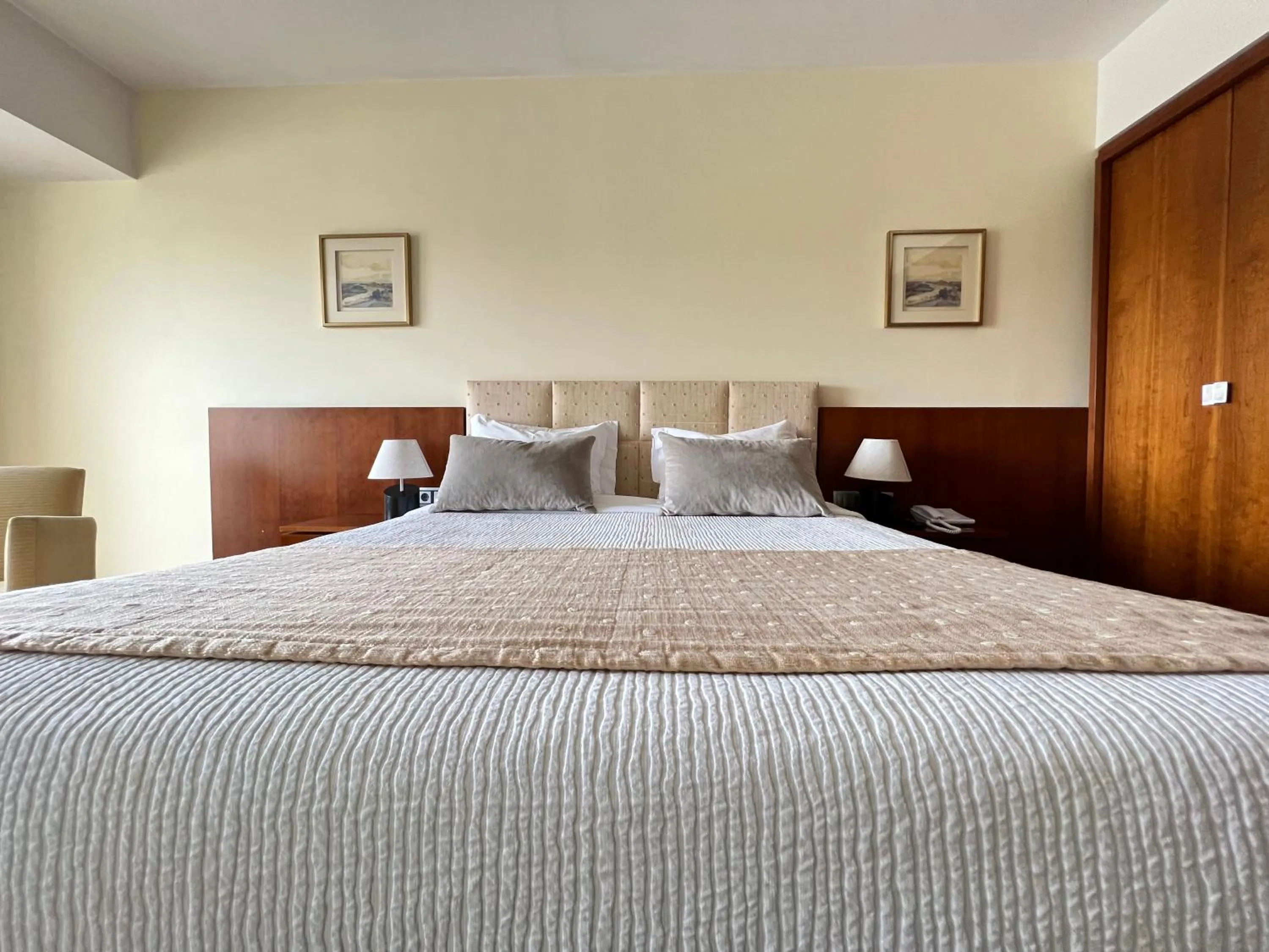 Bed in Santana Hotel & SPA