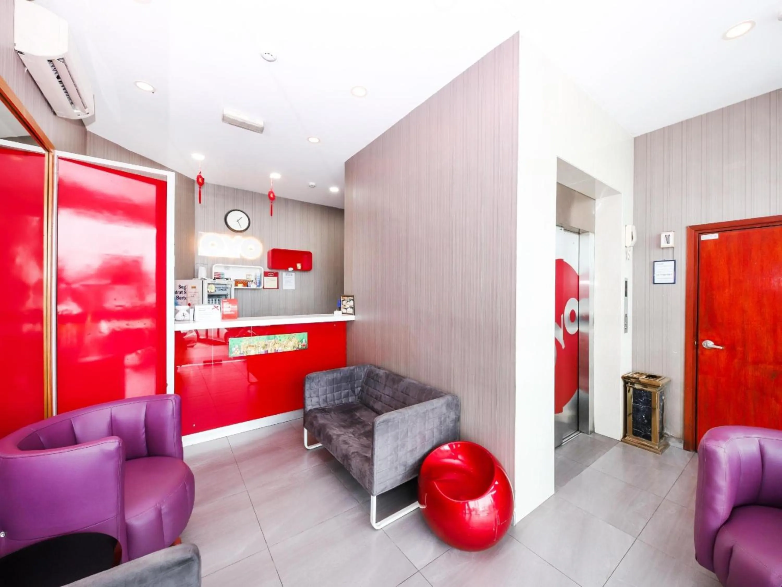 Lobby or reception in Hotel O 340 Comfort Hotel