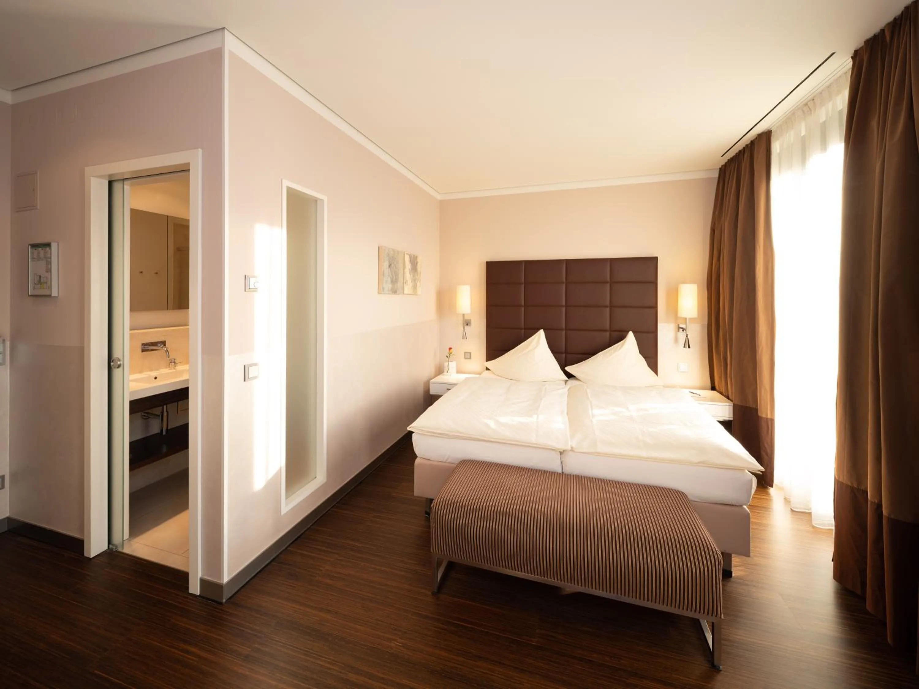 Bedroom, Bed in Hotel Eberhards am Wasser
