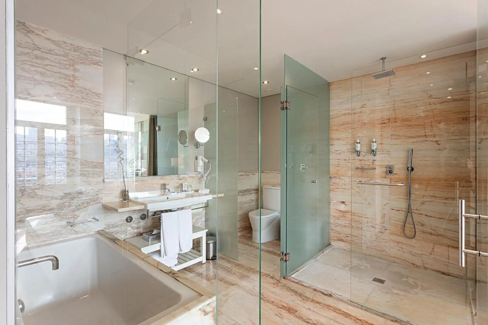 Bathroom in Pestana Vintage Porto Hotel & World Heritage Site