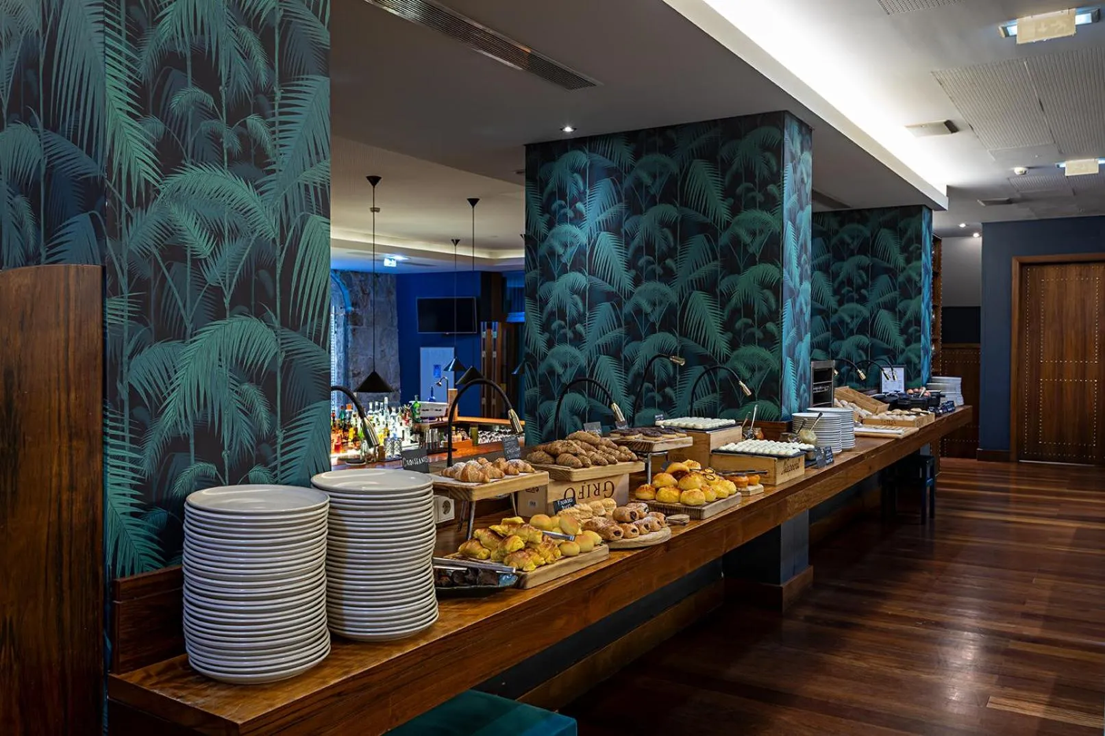Buffet breakfast in Pestana Vintage Porto Hotel & World Heritage Site